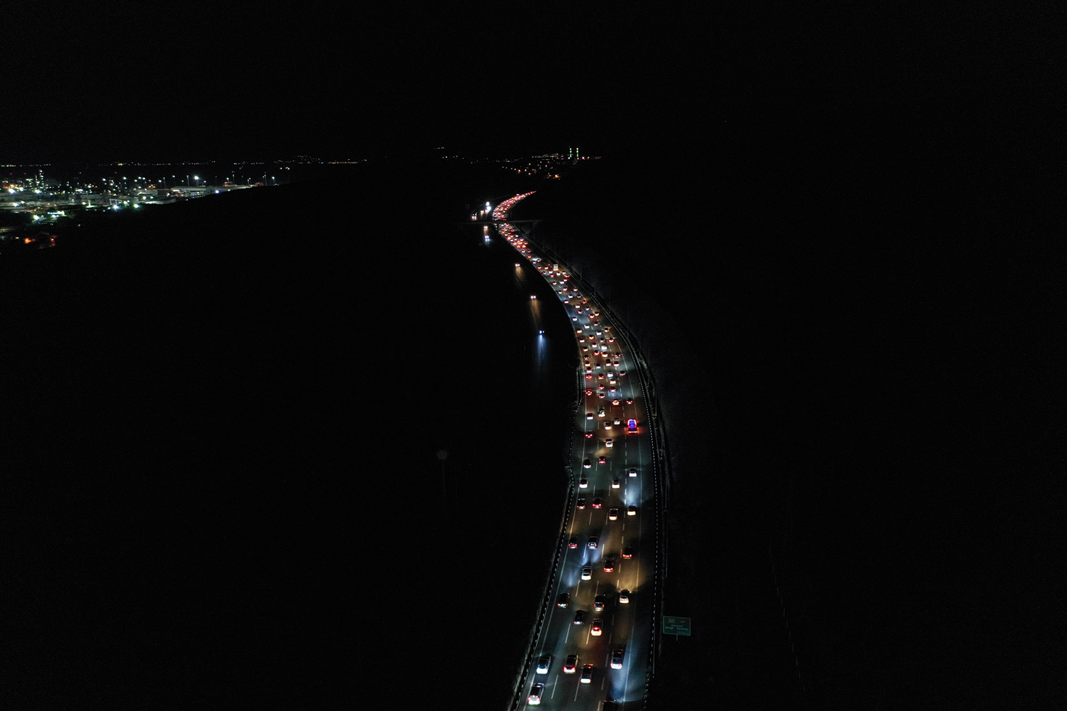 İstanbul-İzmir Otoyolu'nda akıcı trafik yoğunluğu yaşanıyor 