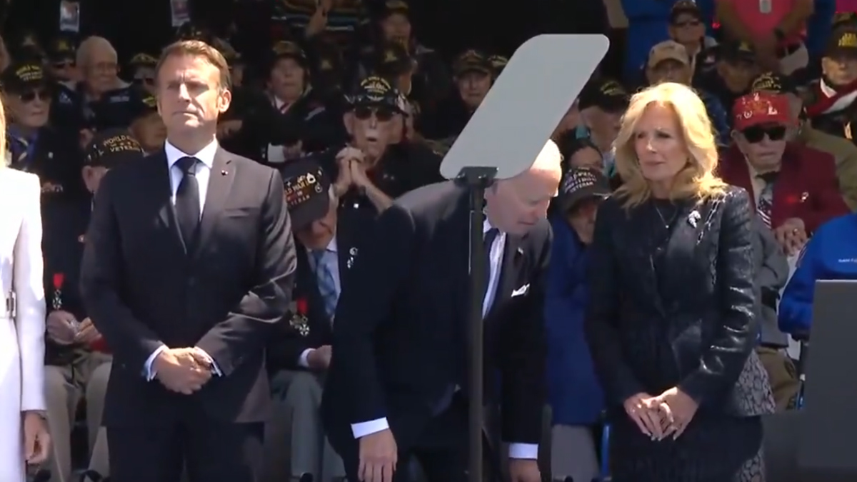Biden olmayan sandalyeye oturmayı denedi! O anlar kameralara yansıdı