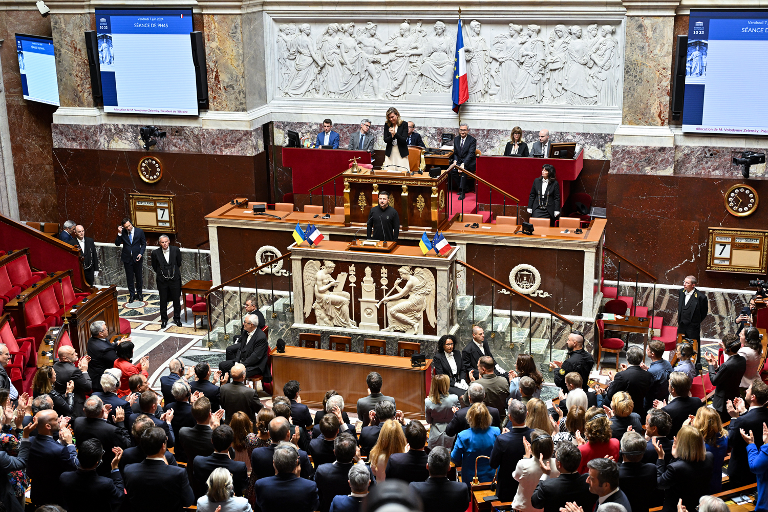 Zelenskiy'nin Fransız Ulusal Meclisine davet edilmesine tepki