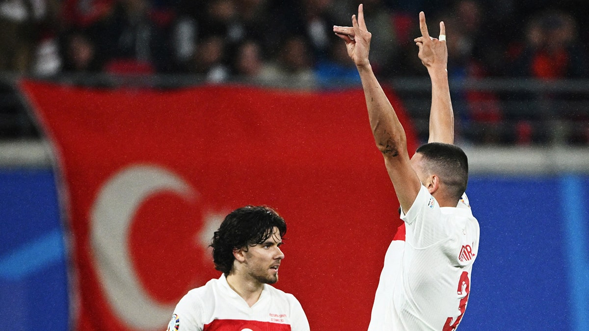 Merih Demiral'ın sevincini hazmedemediler! Avrupa ülkesinden bir skandal karar daha