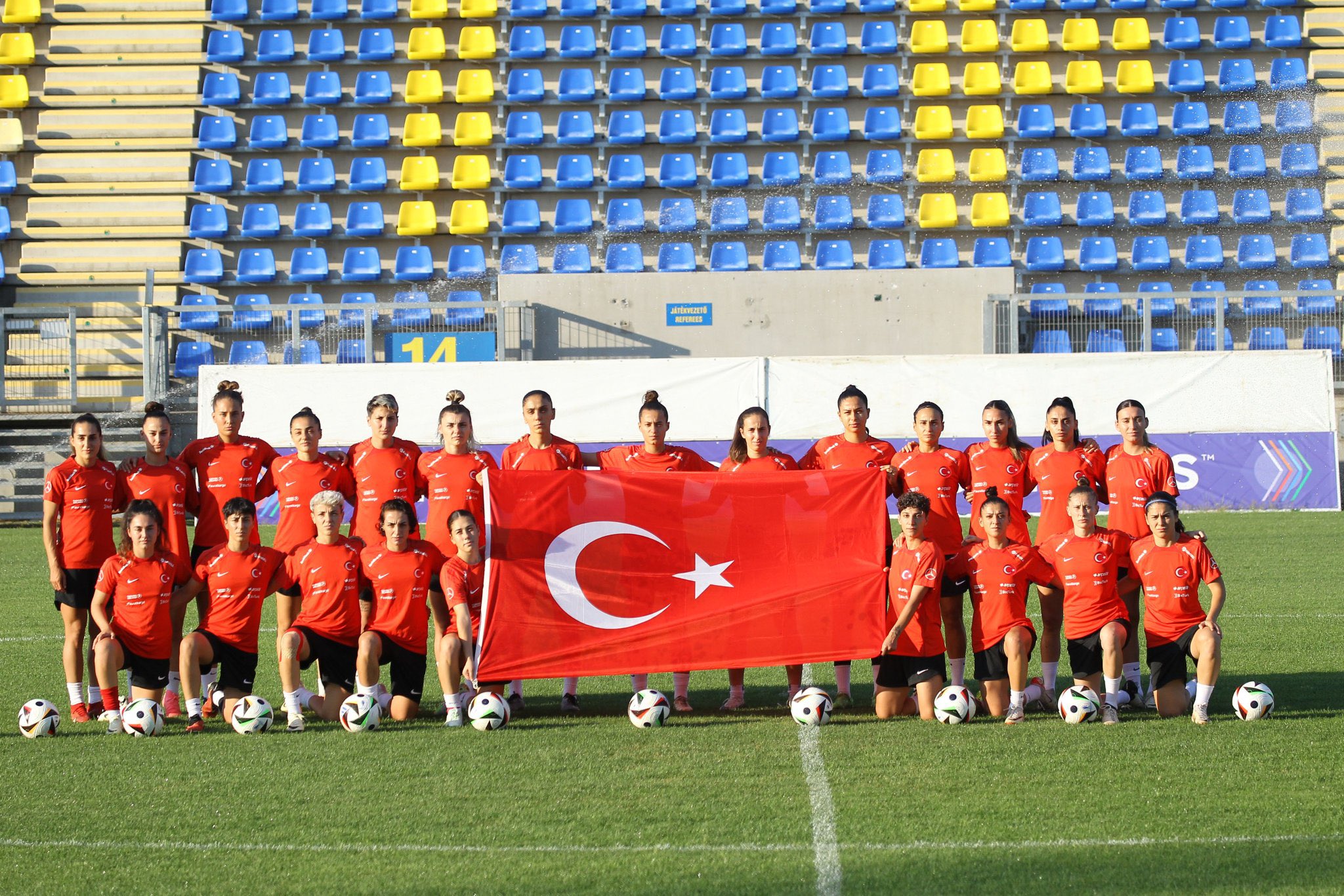 A Milli Kadın Futbol Takımımız, play-off'u garantiledi!