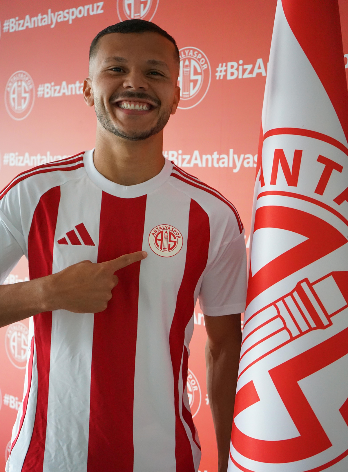 Antalyaspor'a Brezilyalı stoper!