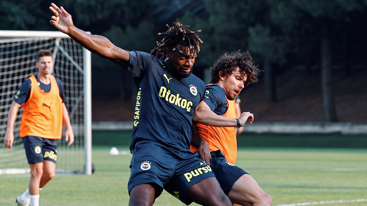 Saint-Maximin, Fenerbahçe'de mesaiye başladı