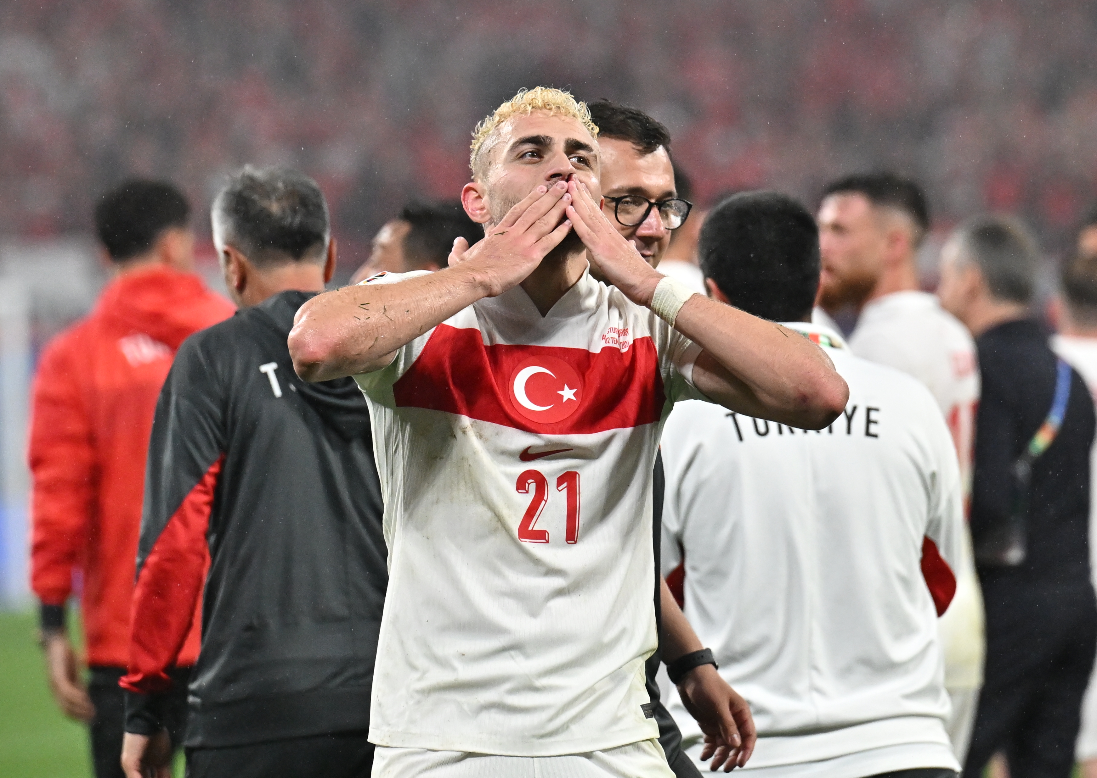 Barış Alper Yılmaz'ın İngiltere seyahati soru işaretlerine neden oldu