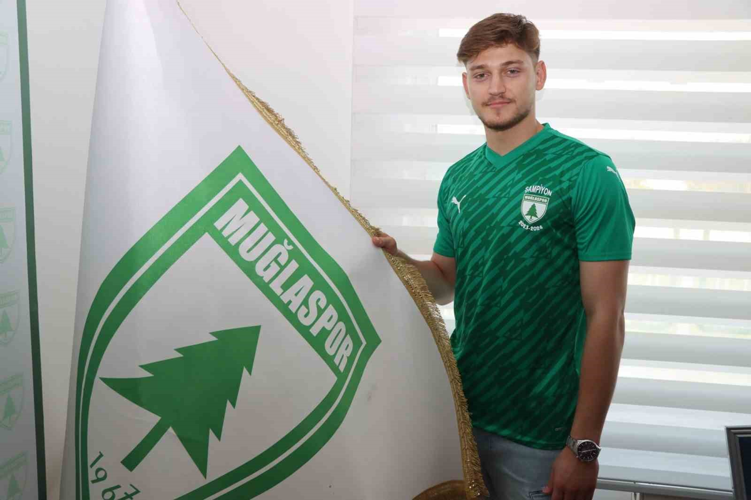 Muğlaspor'un yeni transferi Canberk Aydemir