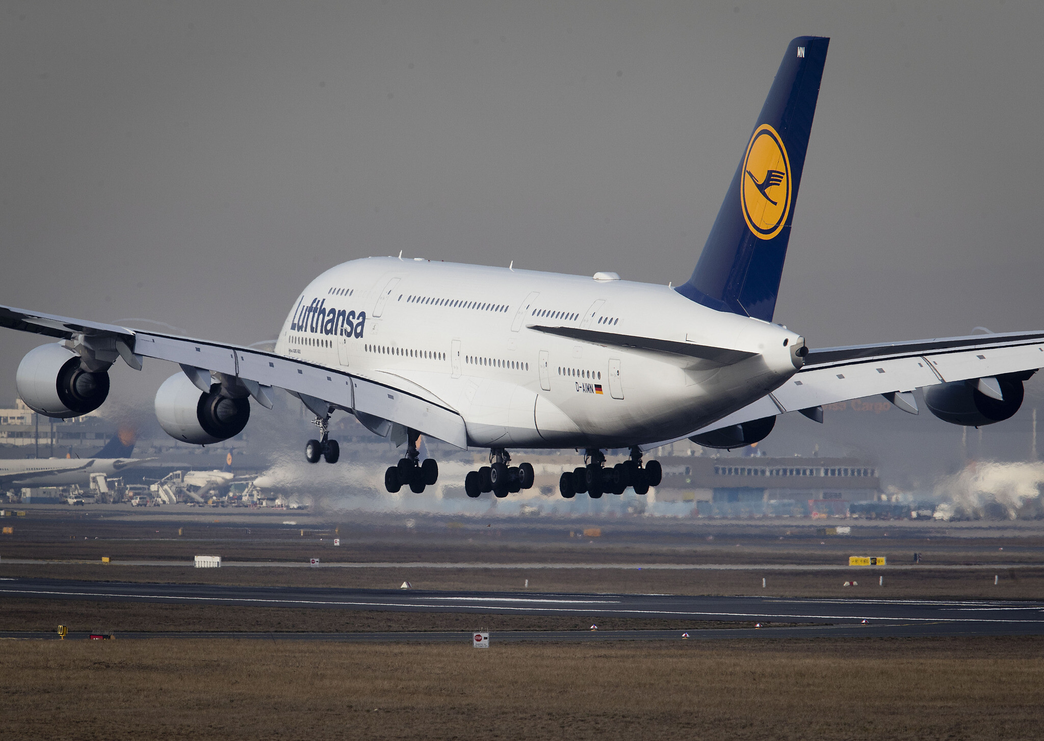 Lufthansa'ya ait bir uçağın pilotu Tel Aviv'e inmeyi reddetti