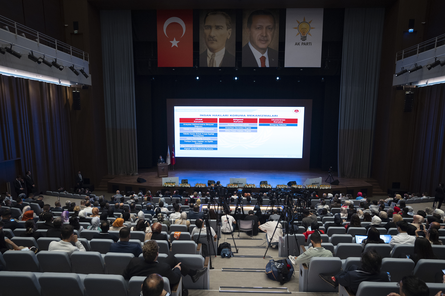 AK Parti'den mahalle bazlı sosyal hizmet modeli