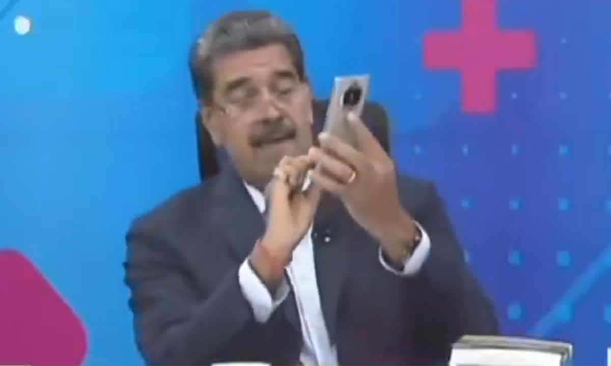 Canlı yayında telefonundan sildi! Maduro: Sonunda kurtuldum