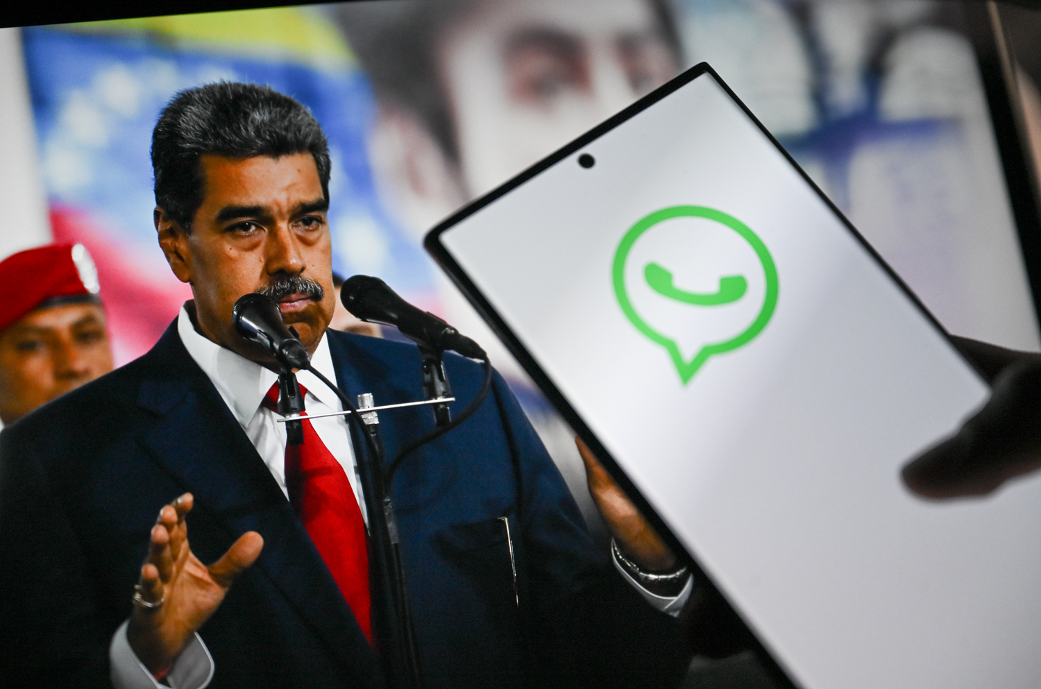 Maduro'dan WhatsApp'a 