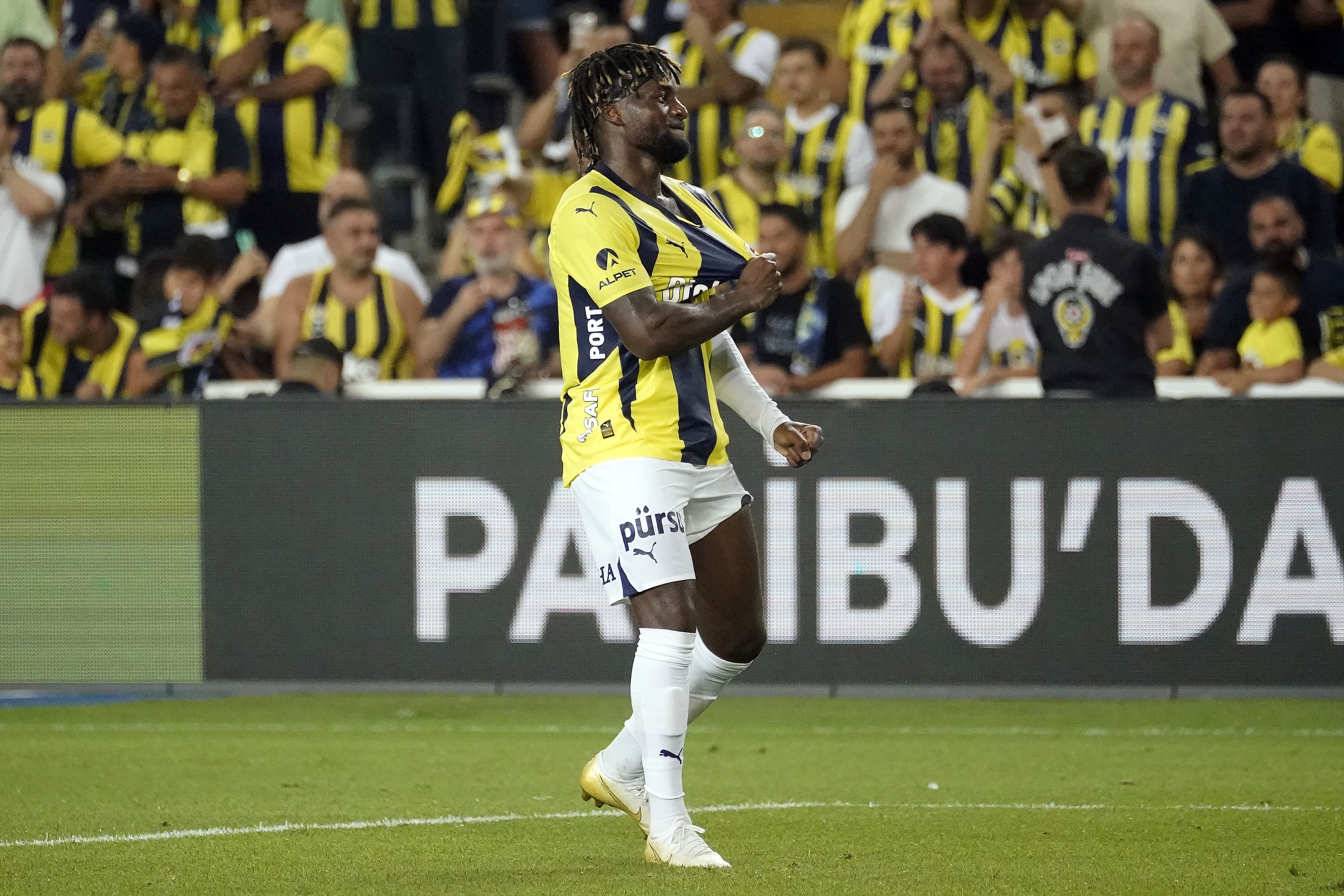 Saint-Maximin'den Fenerbahçe açıklaması: Böylesini görmemiştim