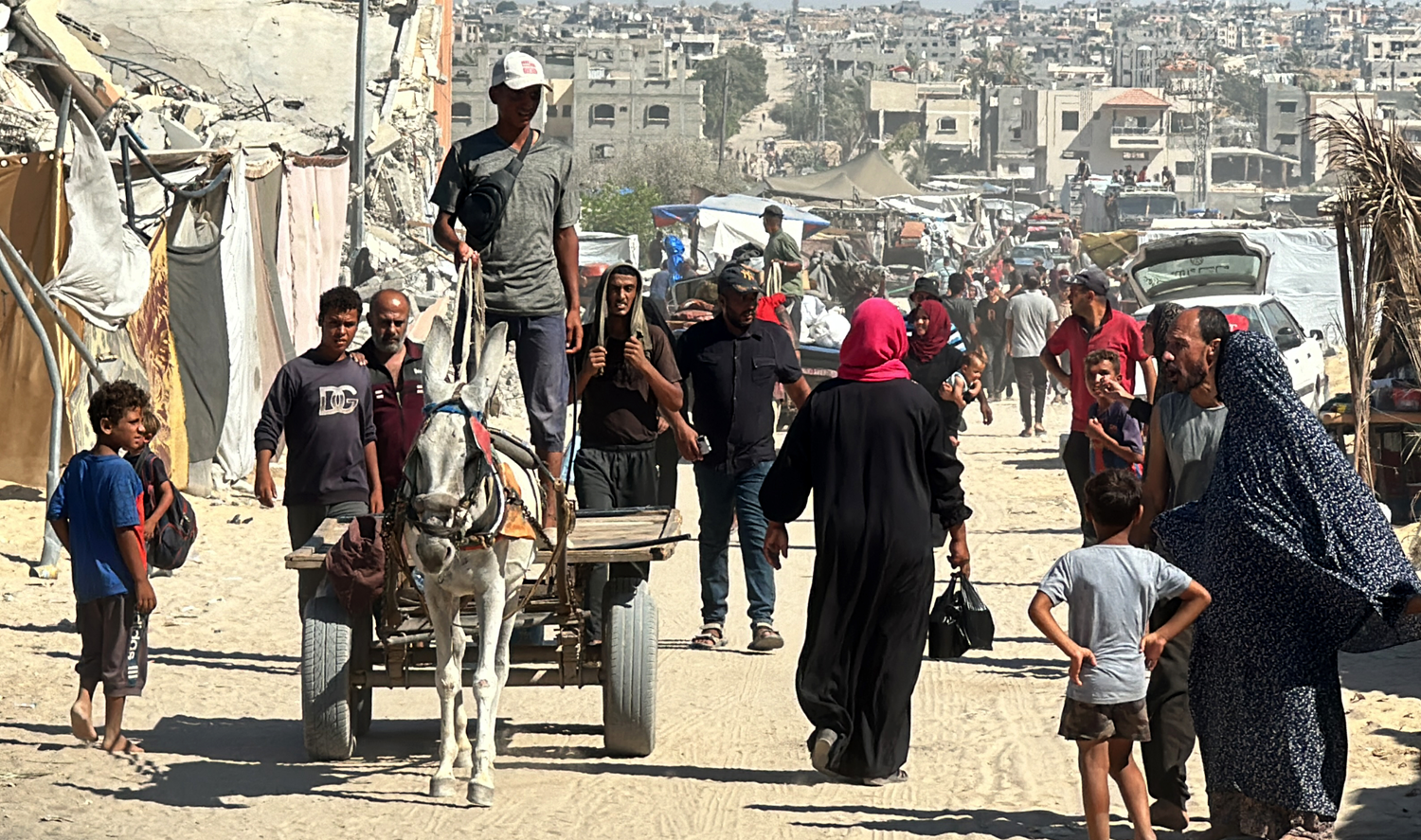 Hamas: İsrail, Gazzelileri göçe zorlayarak 