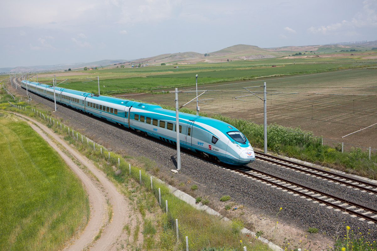 Hızlı tren hattı müjdesi! İlk etabın hizmet tarihi belli oldu