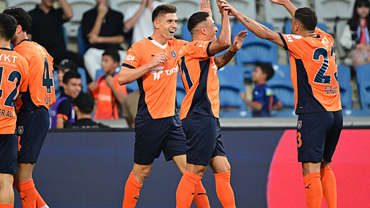 João Figueiredo'dan inanılmaz bir gol! Başakşehir'de tarihi anlar