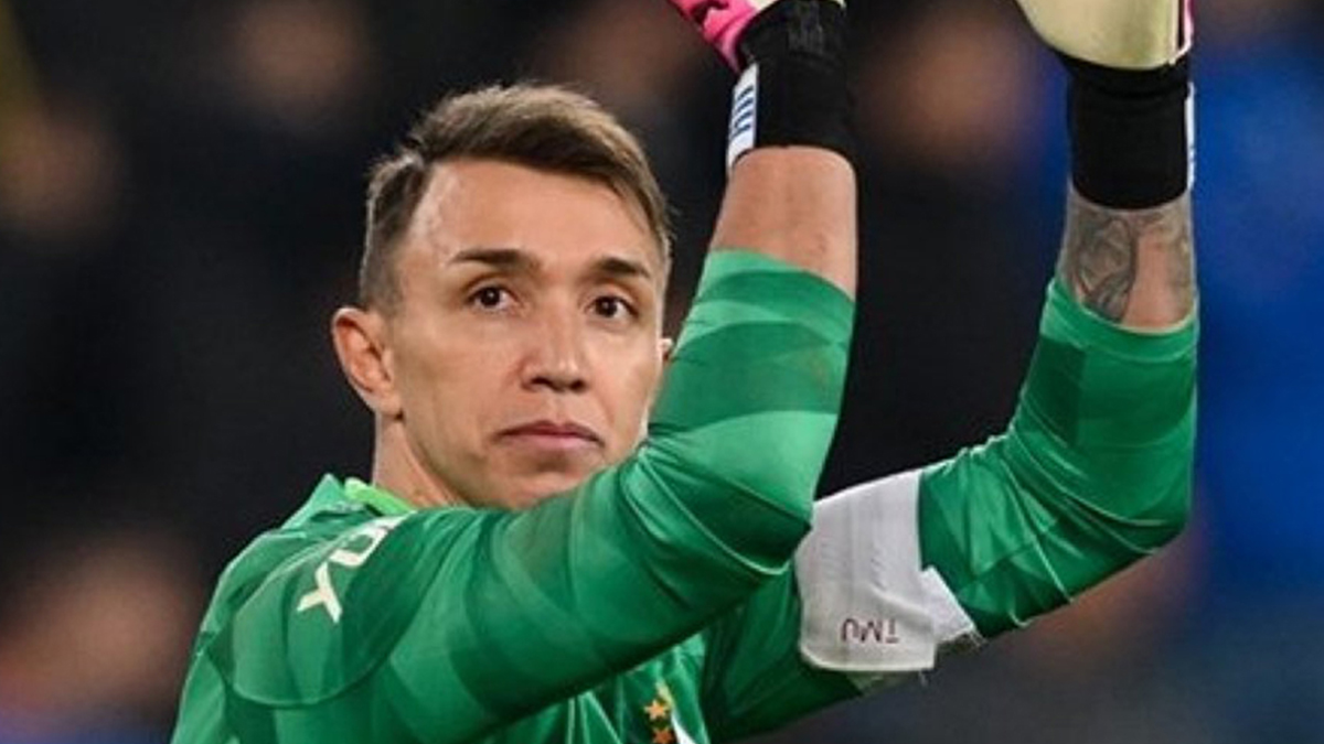 Muslera'dan Galatasaray'a kötü haber! Oyundan çıktı