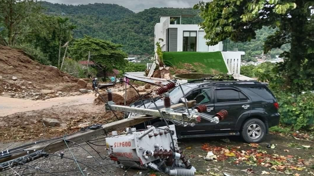 Tayland'ın ünlü tatil adası Phuket'te aşırı yağışlar sonucu 10 kişi öldü