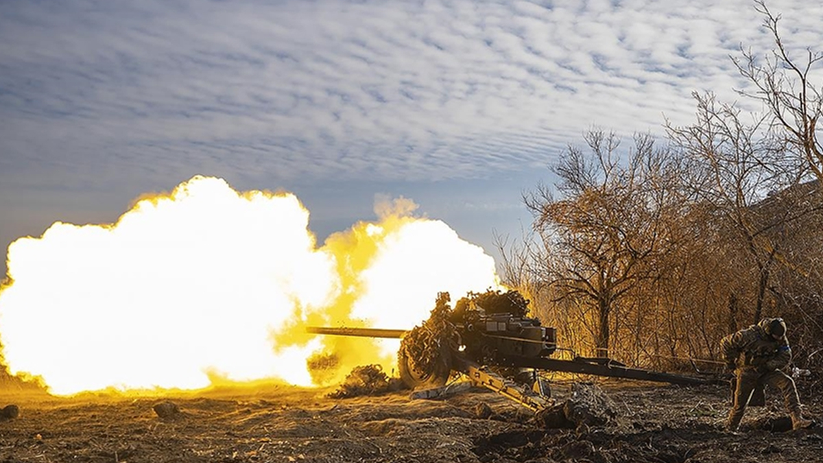 Ukrayna, Rus ordusuna ait mühimmat deposunu vurdu