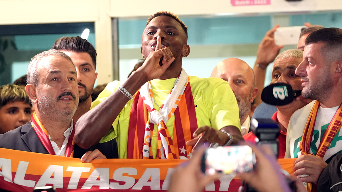 Galatasaray bir yıldızı daha kadrosuna kattı! İşte Victor Osimhen transferinin perde arkası