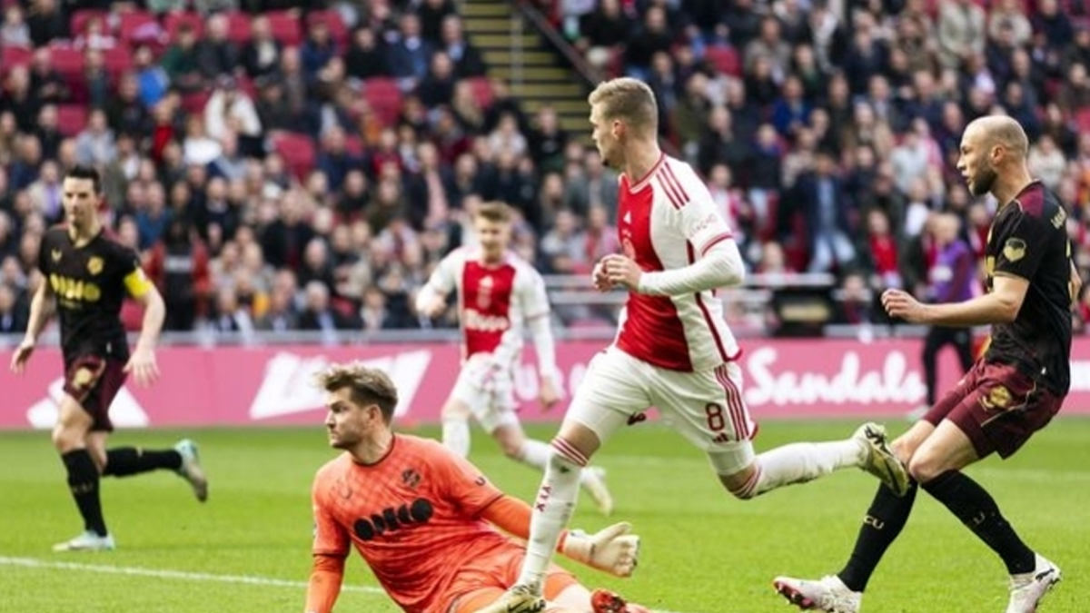 Ajax - FC Utrecht maçı, grev nedeniyle iptal edildi