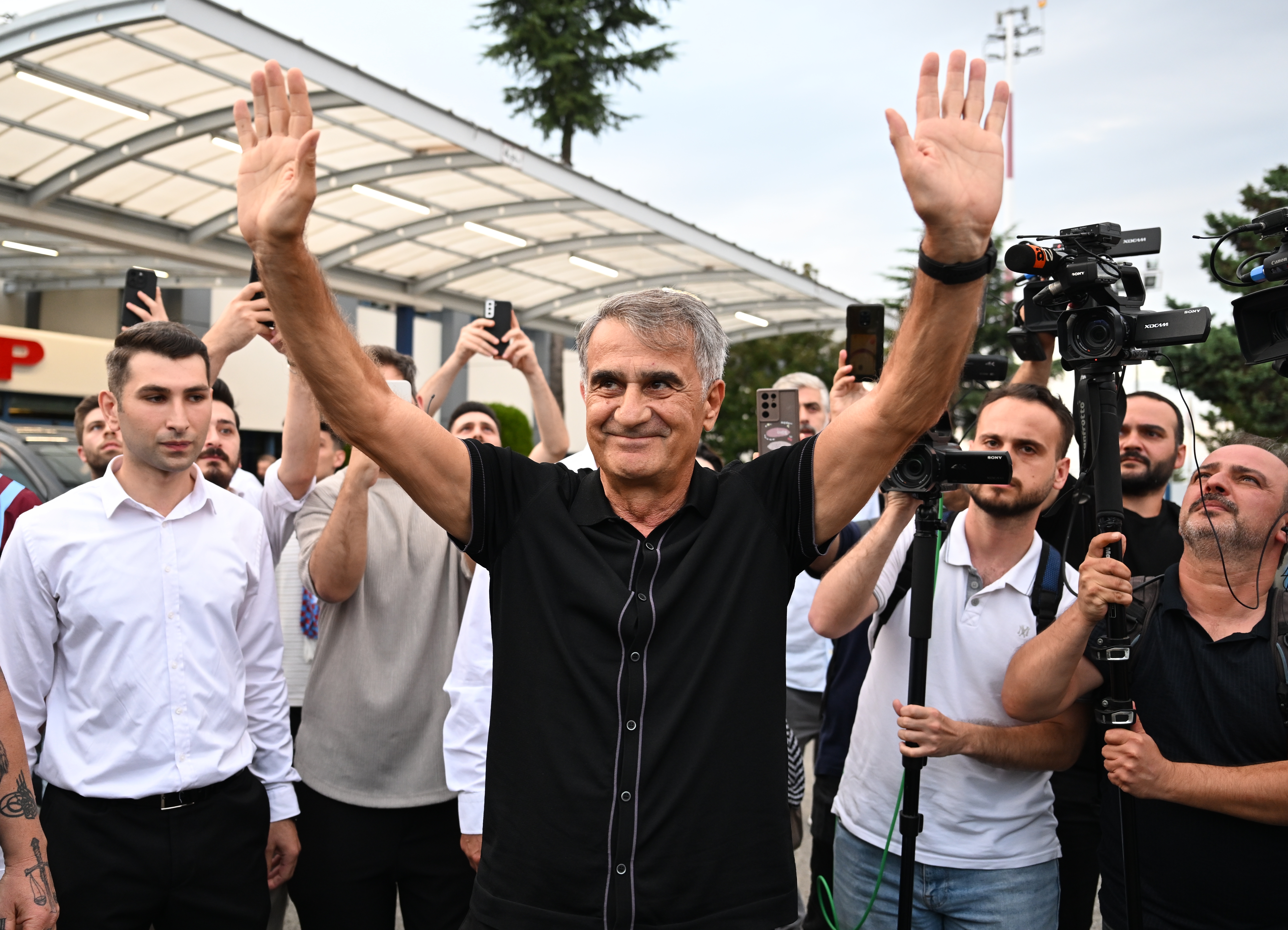 Trabzonspor imza töreninin gününü ve saatini duyurdu