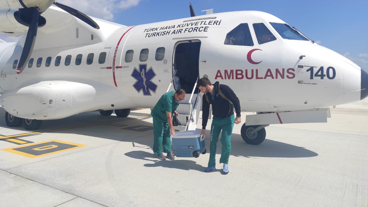 Ambulans uçak organ nakli için havalandı