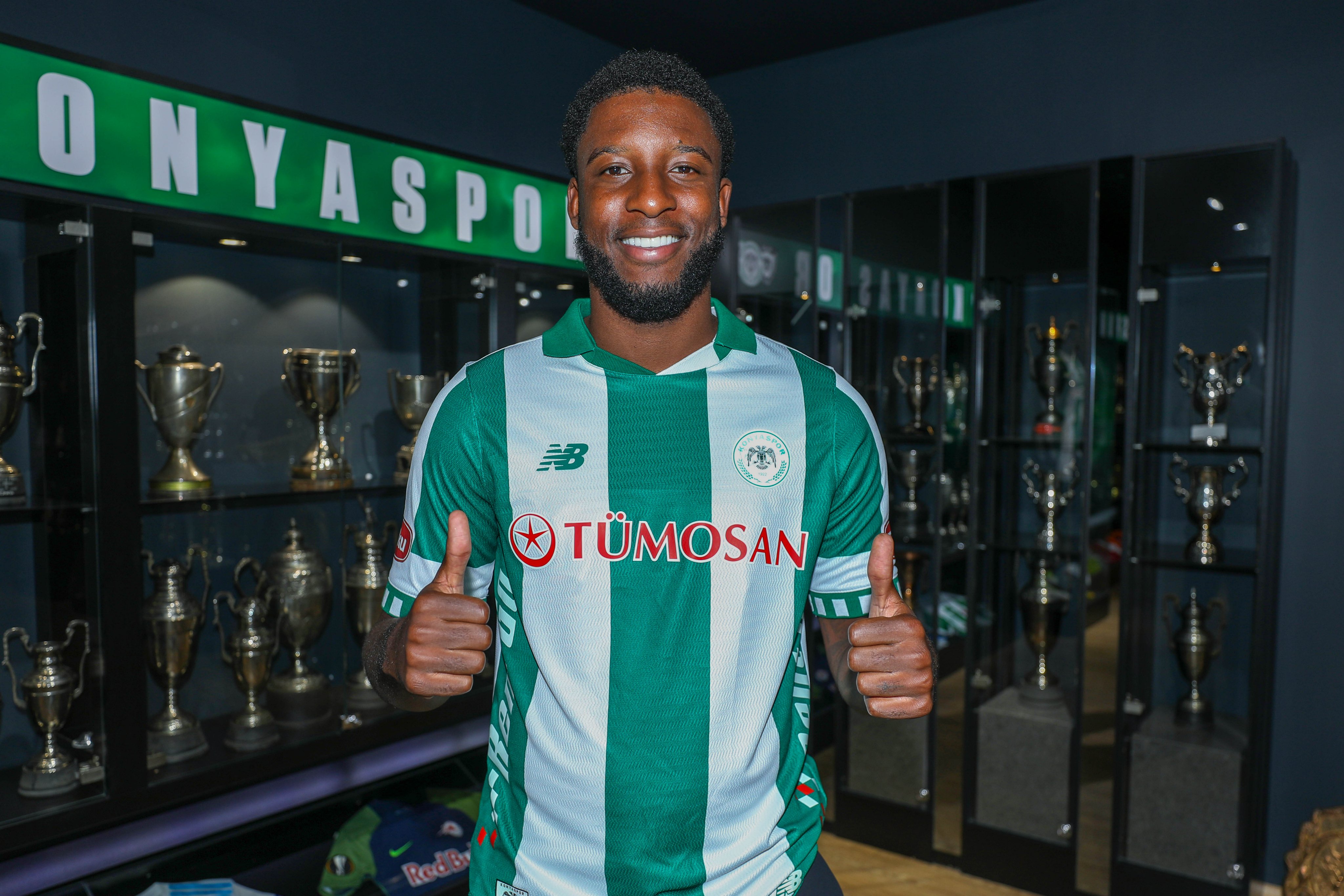 Konyaspor transferi duyurdu