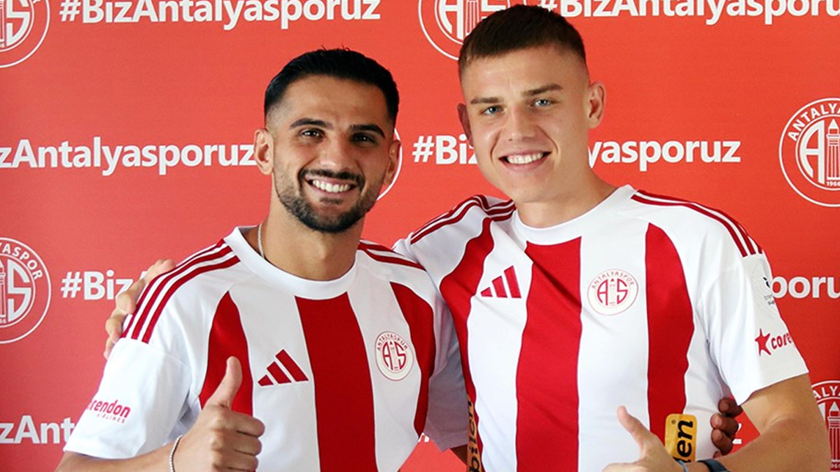 Antalyaspor yeni transferleri için imza töreni düzenledi