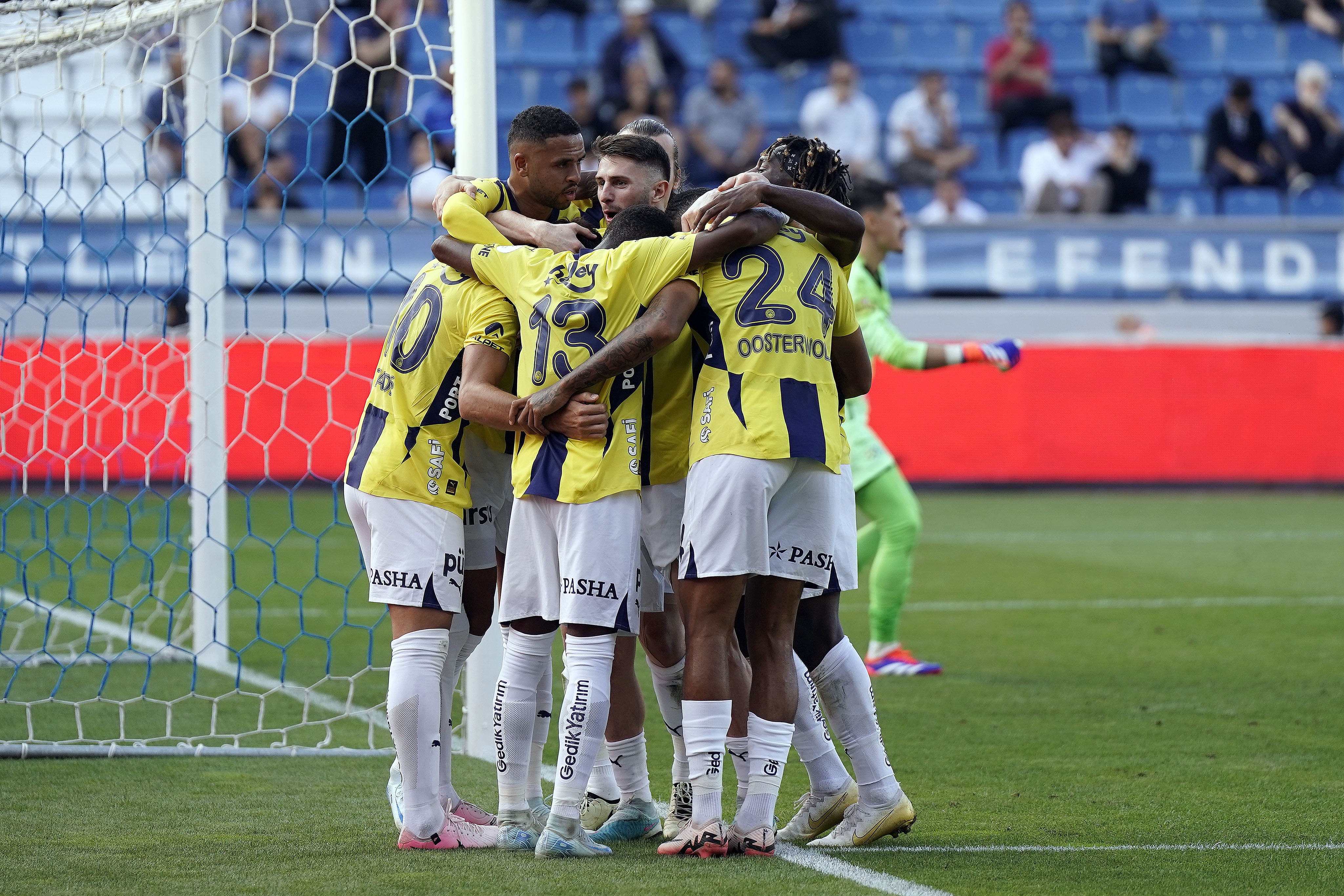 Fenerbahçe'ye derbi öncesi 2 müjde