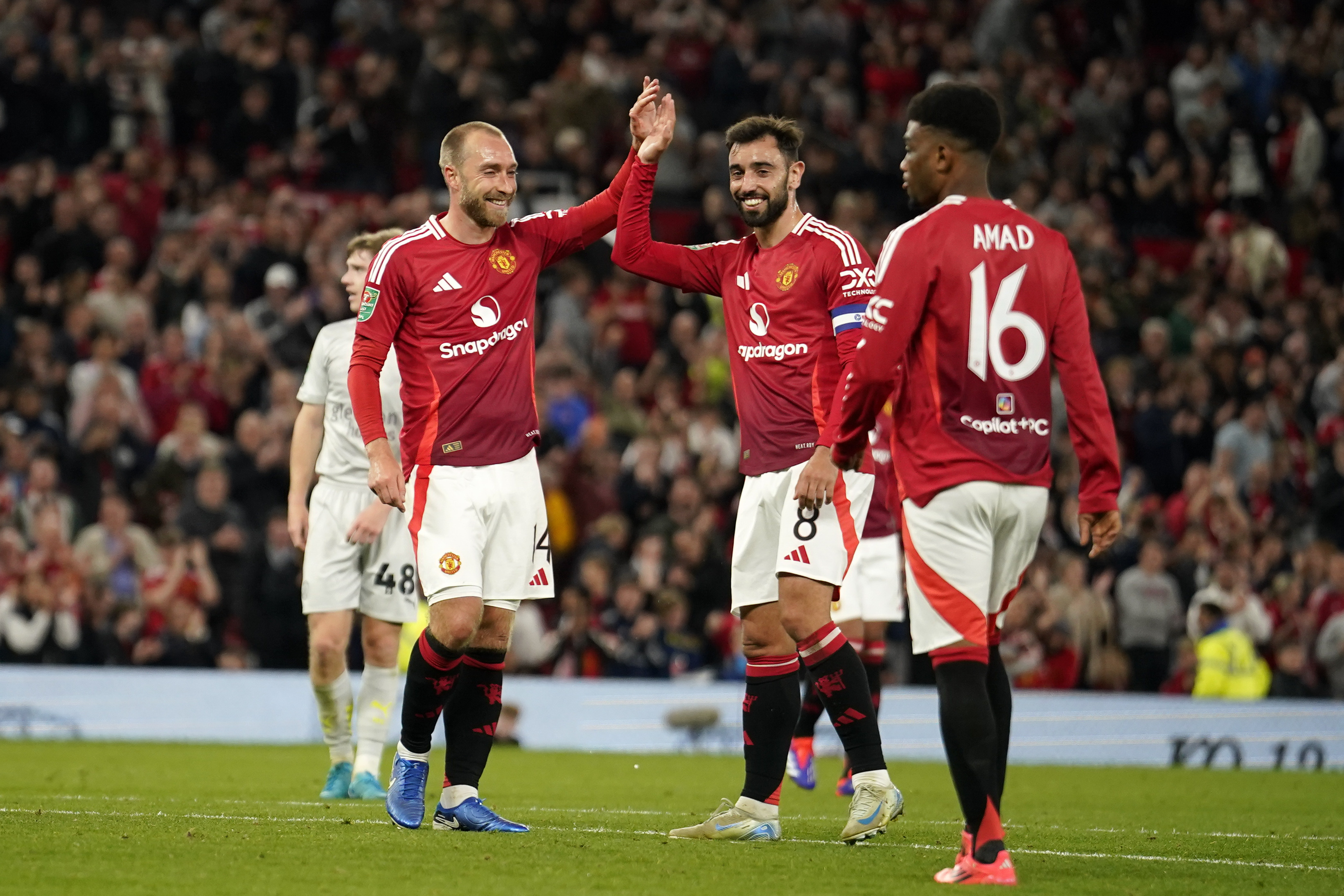 Manchester United kupada gol olup yağdı