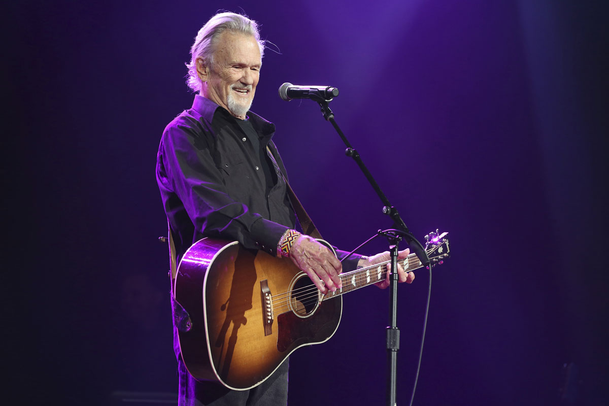 Kris Kristofferson hayatını kaybetti