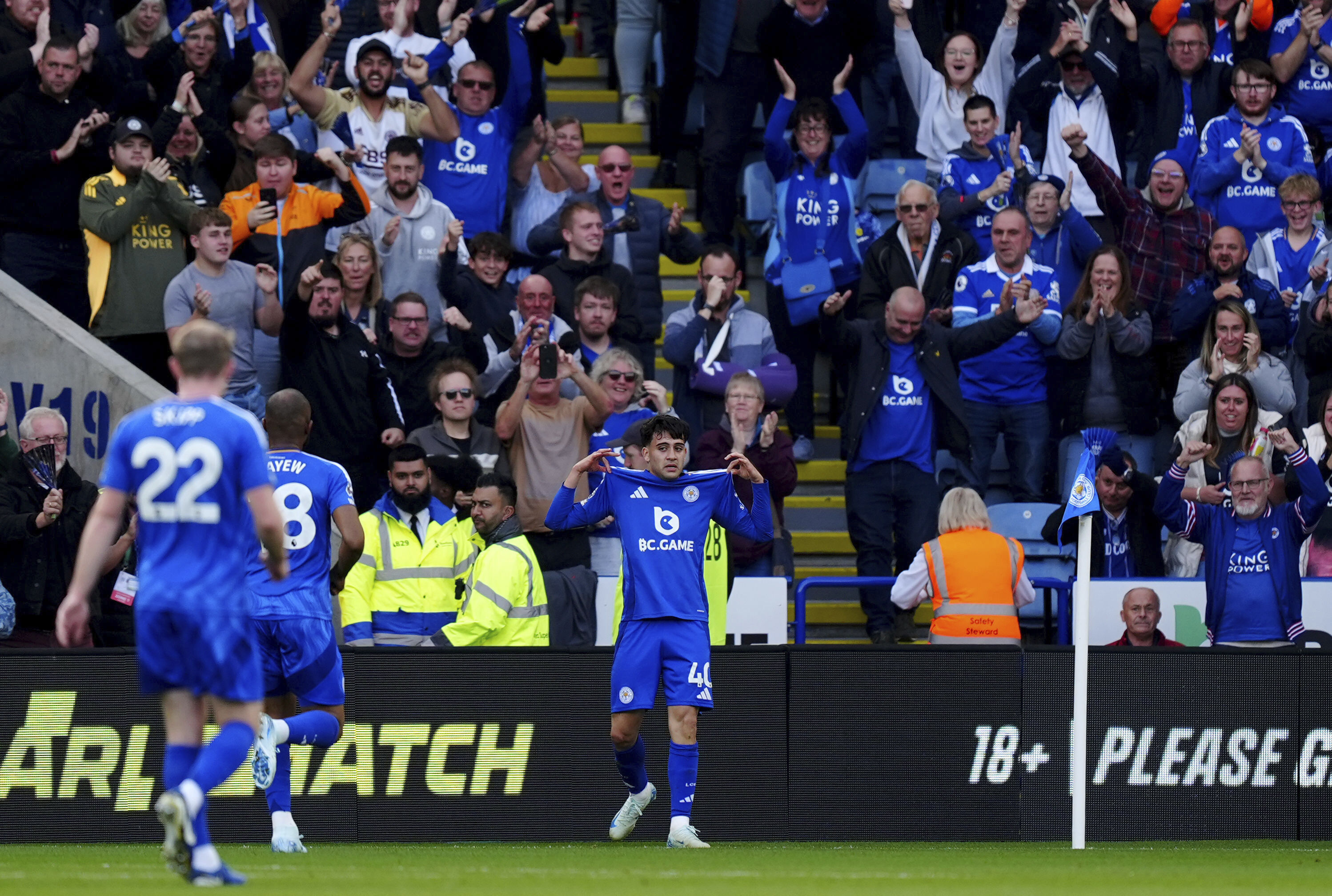 Leicester City tek golle kazandı