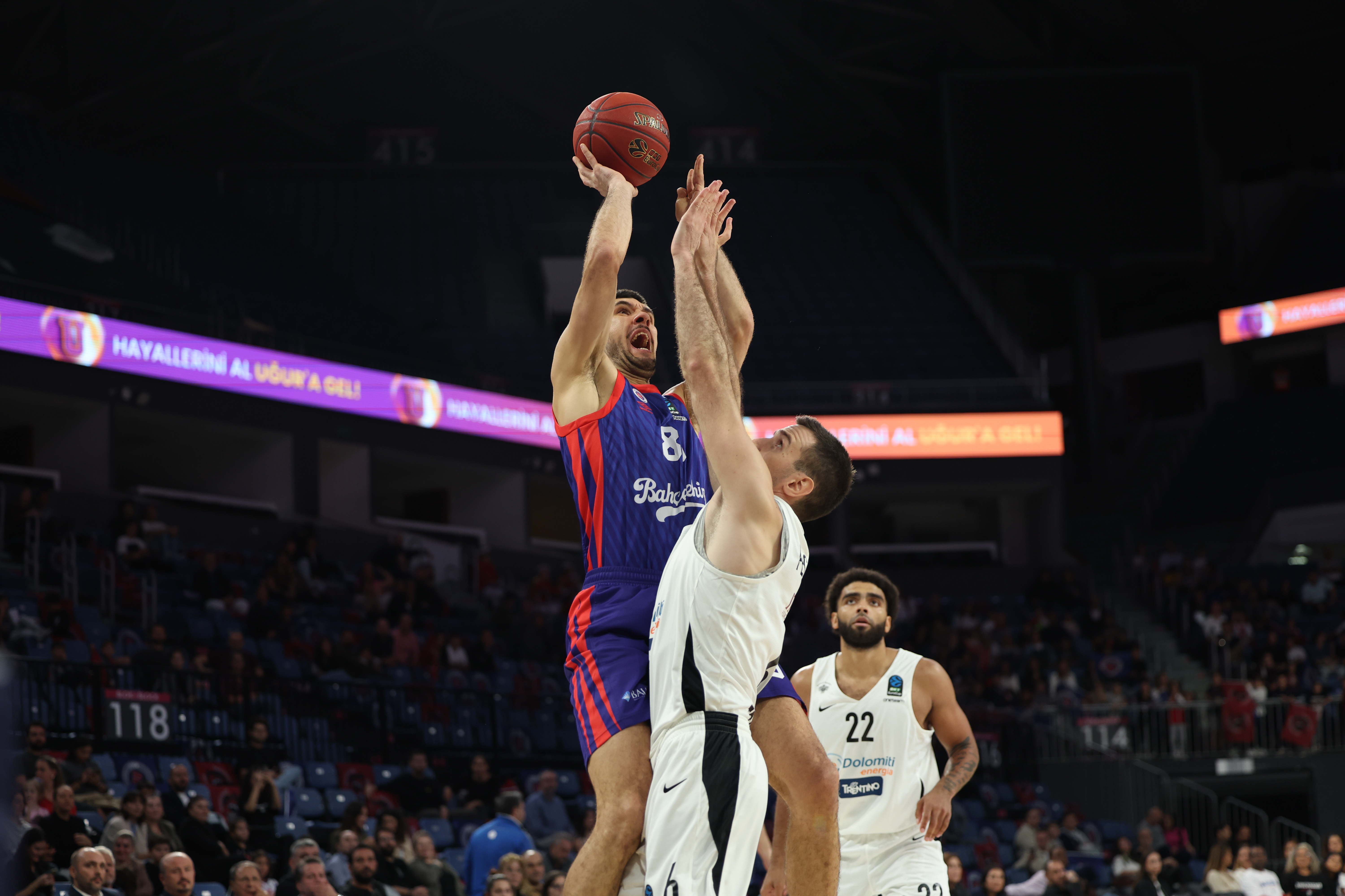 Bahçeşehir Koleji'nden EuroCup'ta 40 sayılık fark