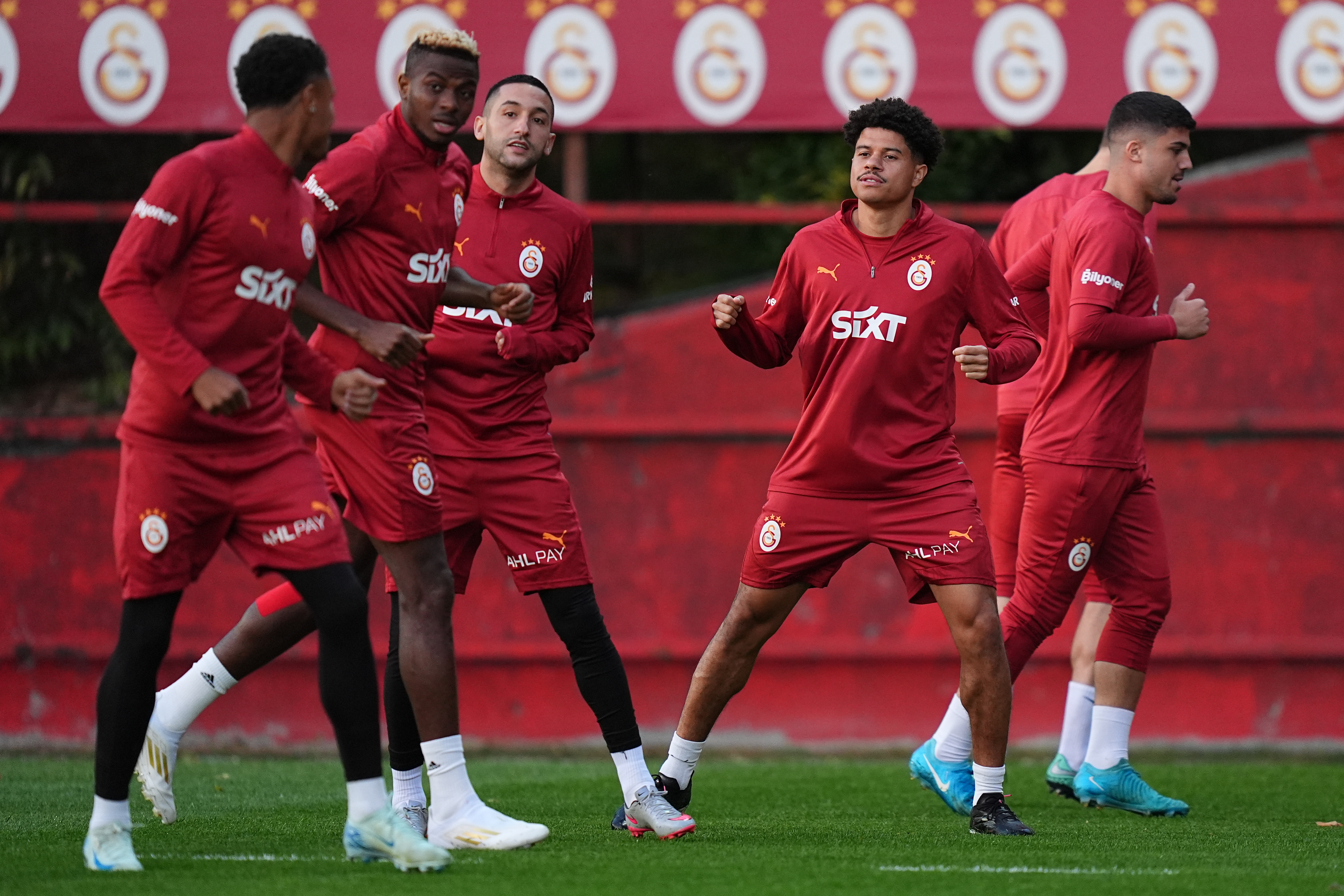 Galatasaray, Antalyaspor maçı kadrosunu açıkladı! Listede 3 isim yok