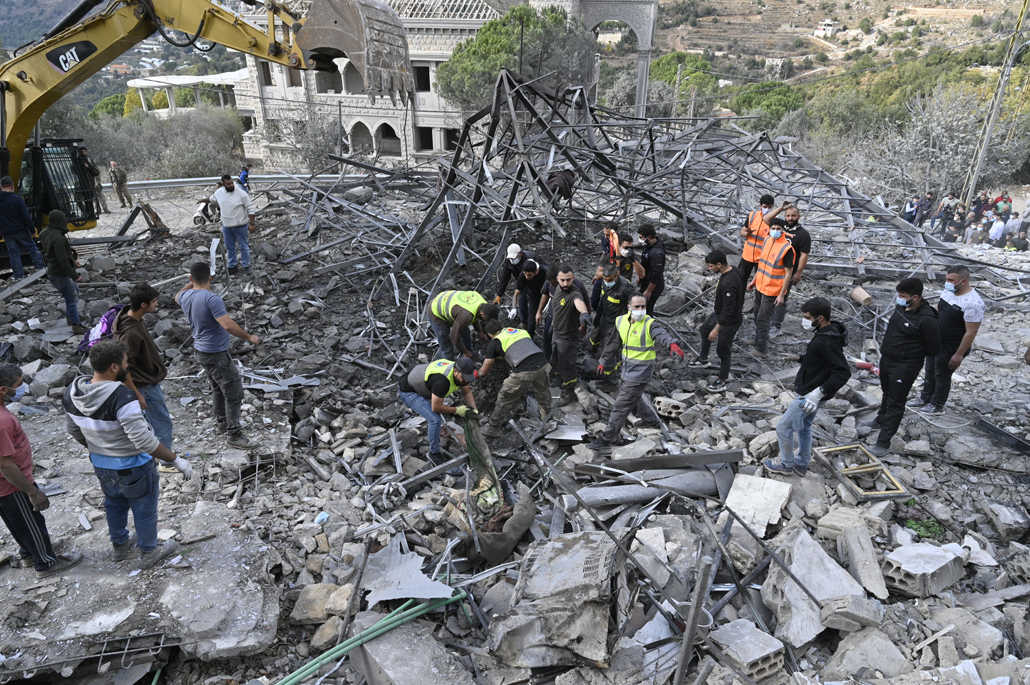 İşgalci İsrail'den Lübnan'a hava saldırısı: 23 ölü