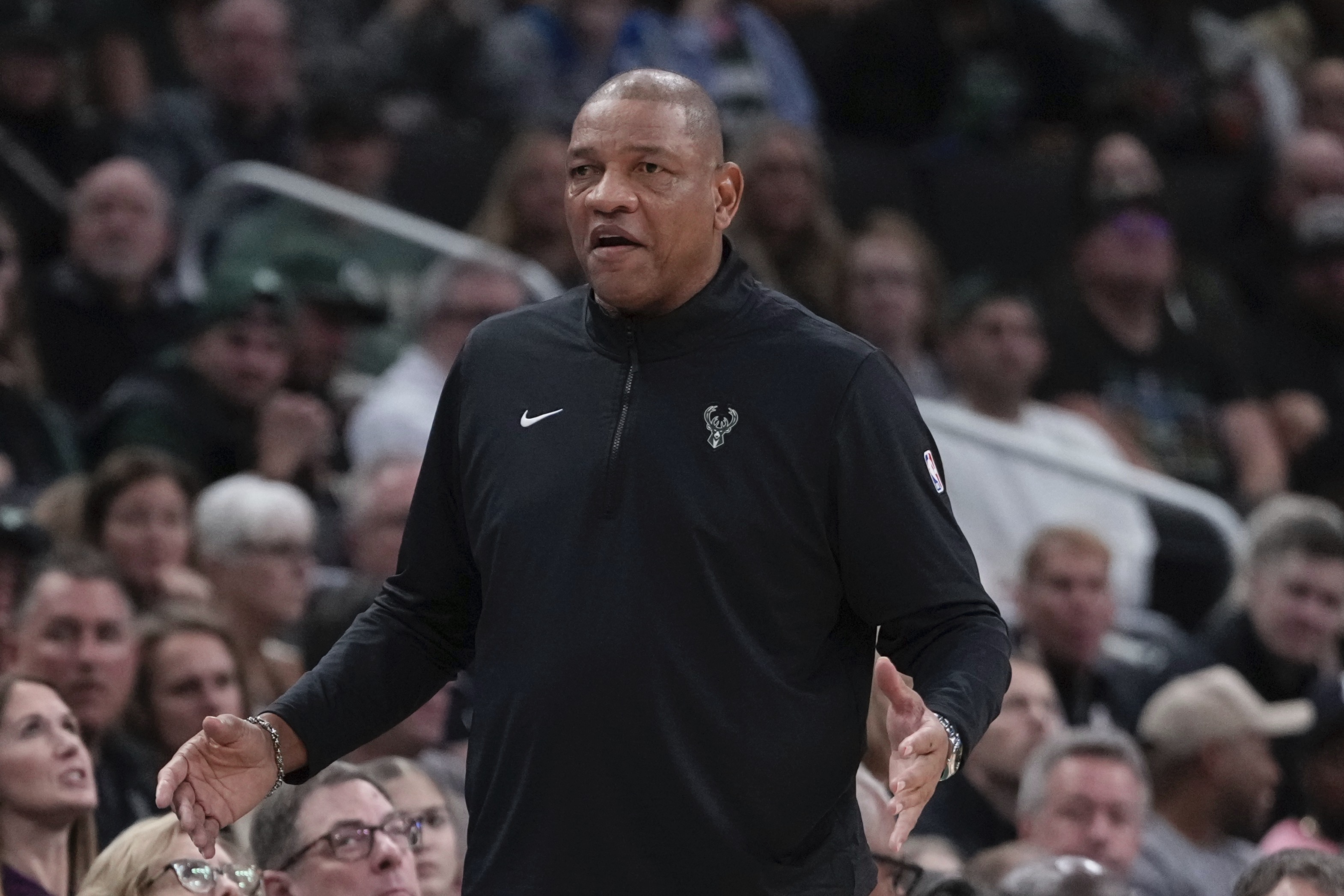 Doc Rivers hakemi eleştirdiği için 25 bin dolar para cezası aldı