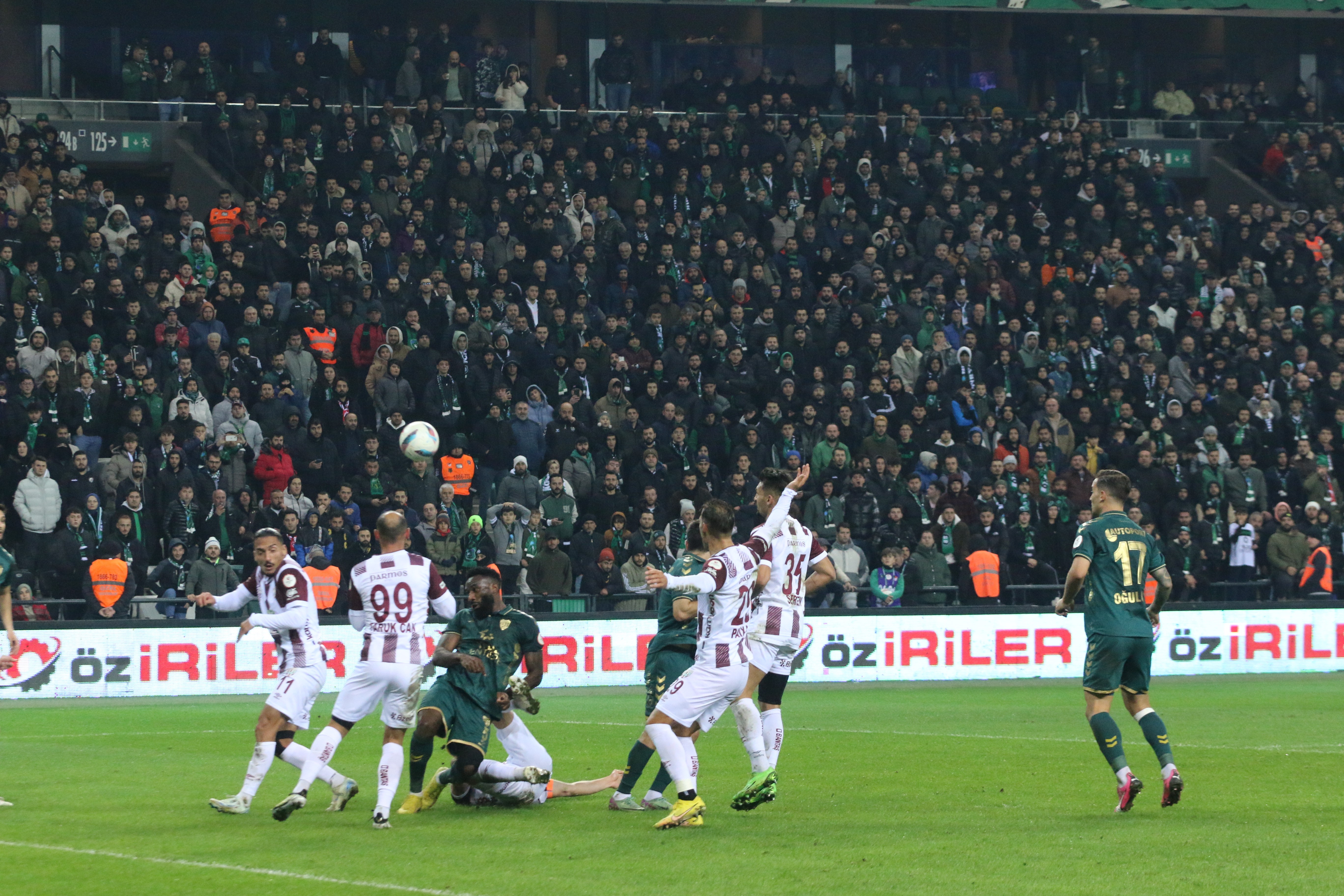 Kocaelispor son dakikada zirveye tutundu