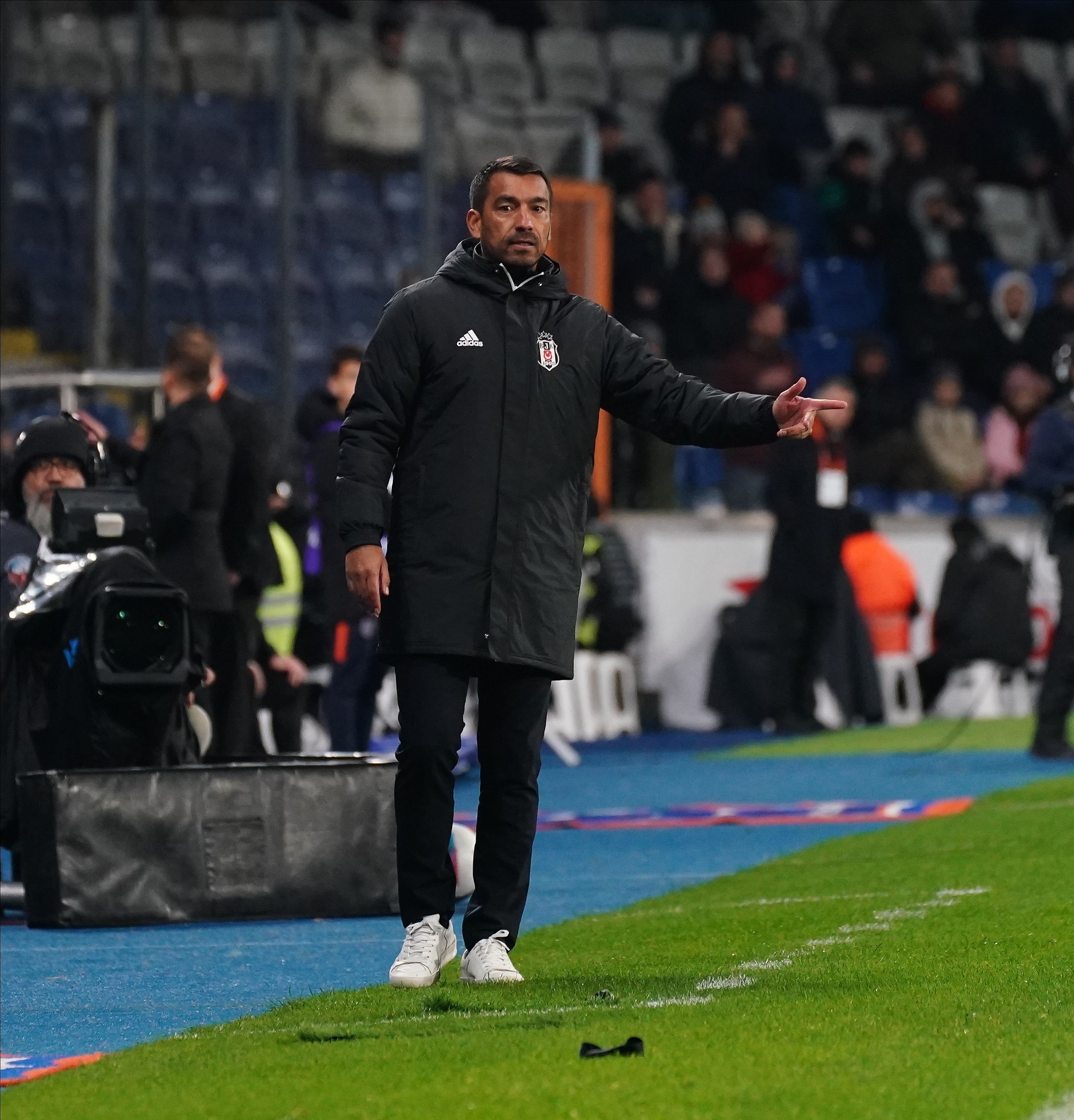 Giovanni van Bronckhorst'tan Masuaku açıklaması: Farklı yerde deneyeceğiz