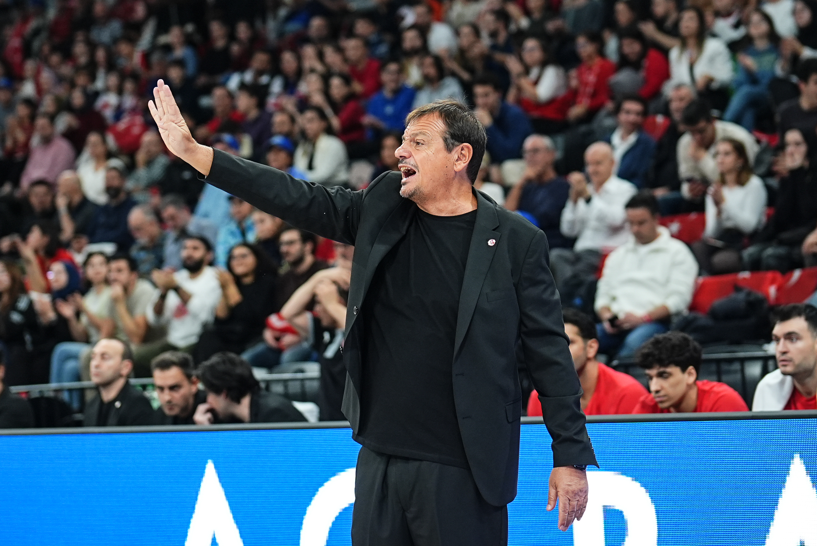 Ergin Ataman: Aramızda olmayanlar var