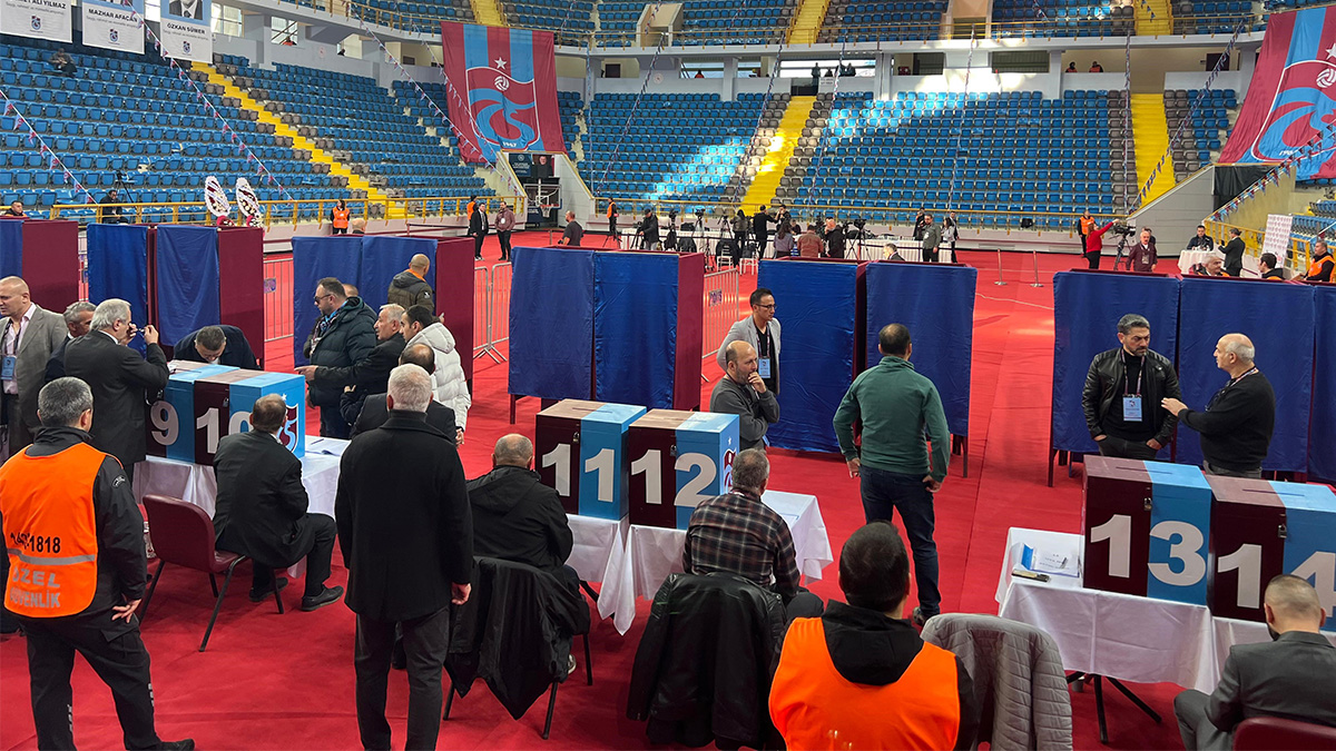 Trabzonspor'da seçim günü! Oy verme işlemi başladı