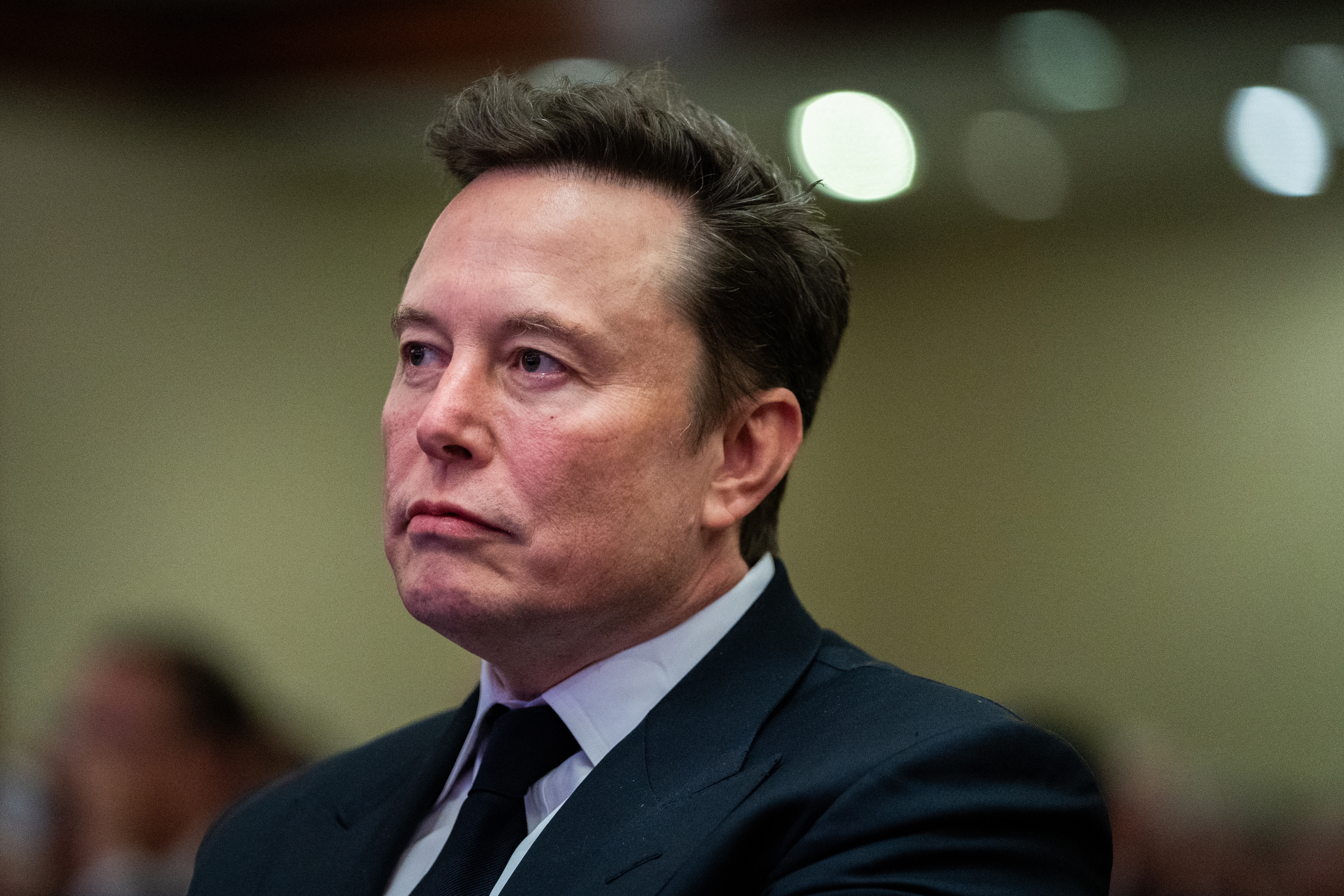 Elon Musk dünyada bir ilke imza attı! Net serveti dudak uçuklattı