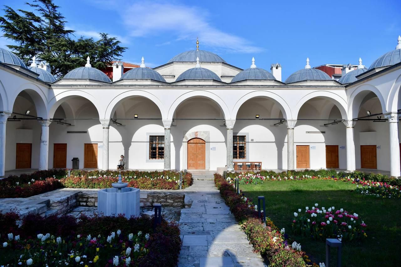 Tarih ve akademiyi buluşturan özgün bir merkez: Medrese Davutpaşa