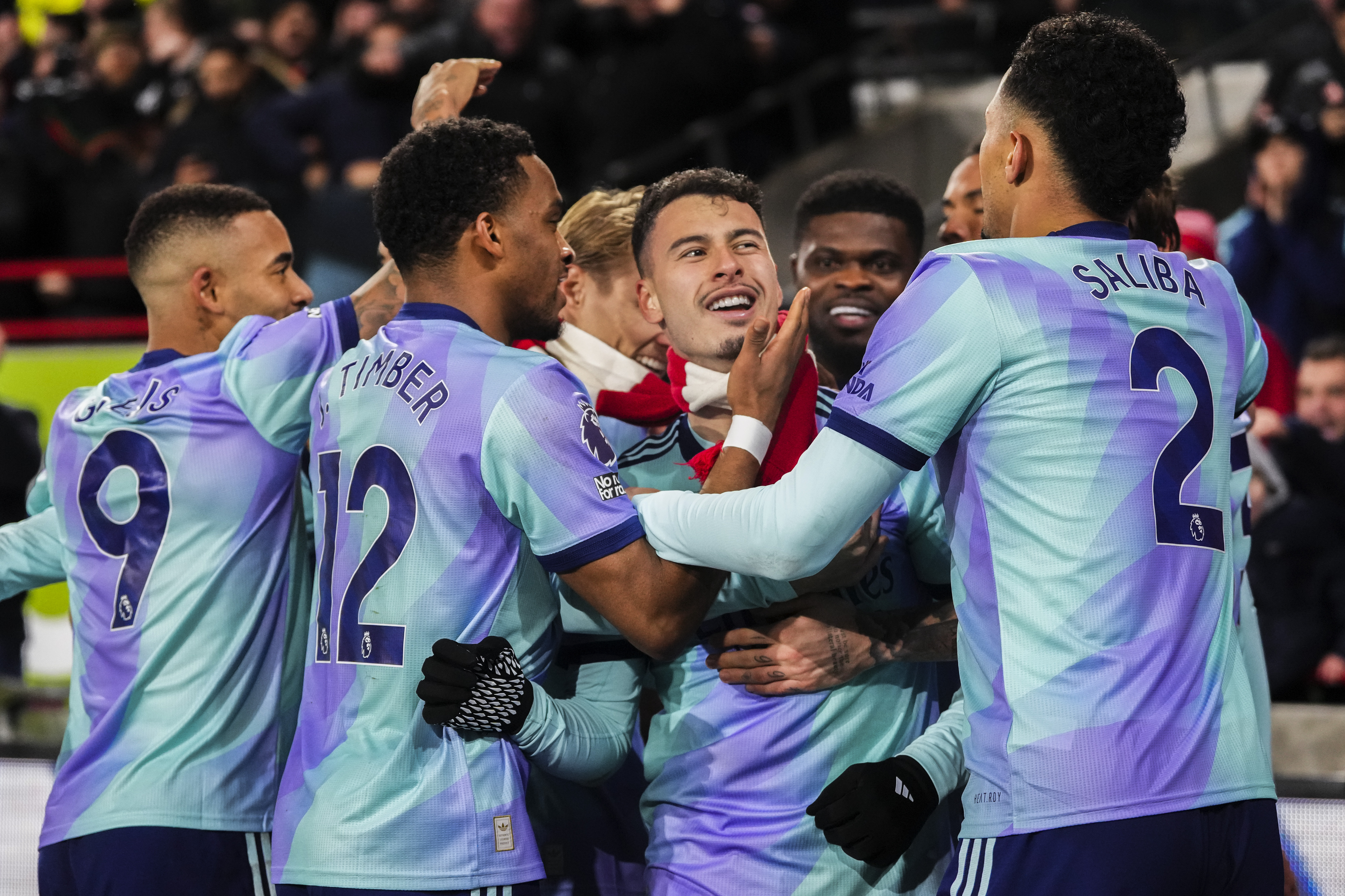 Premier Lig'de yılın ilk galibiyeti Arsenal'dan