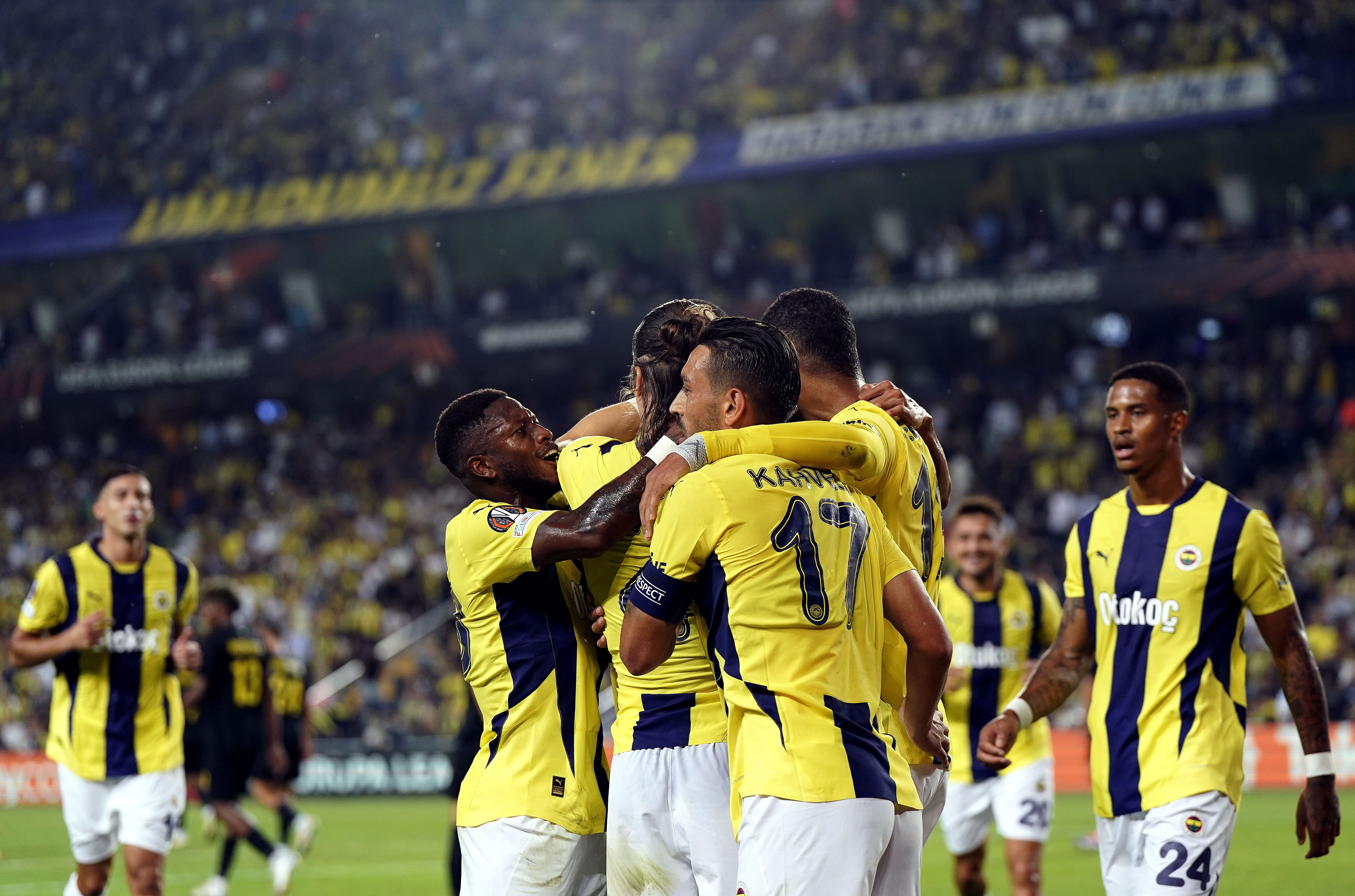 Fenerbahçe'ye kötü haber! İki futbolcu da sakatlandı