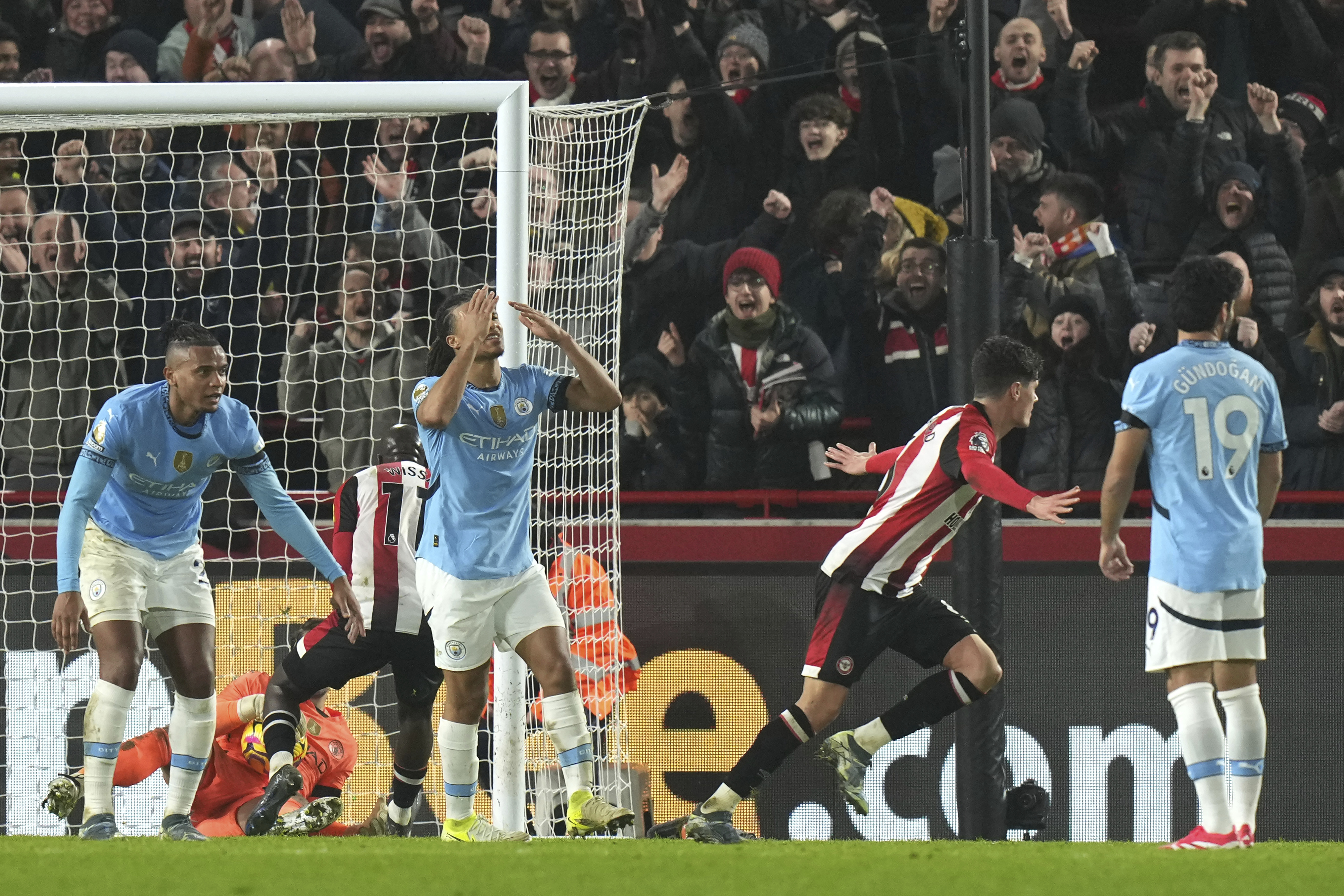 Manchester City uzatmalarda 1 puana razı oldu