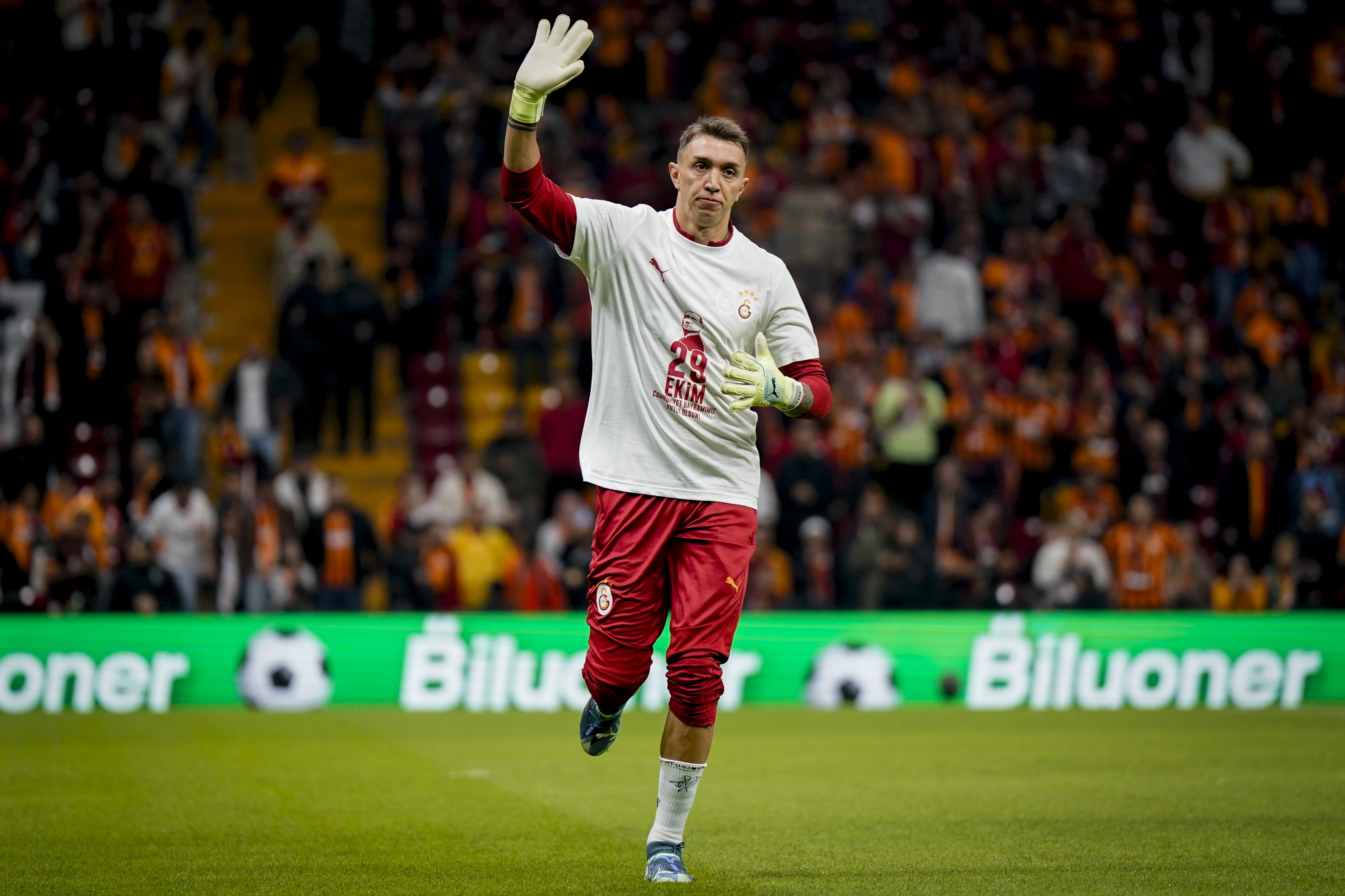 Muslera rekorun yeni sahibi oldu
