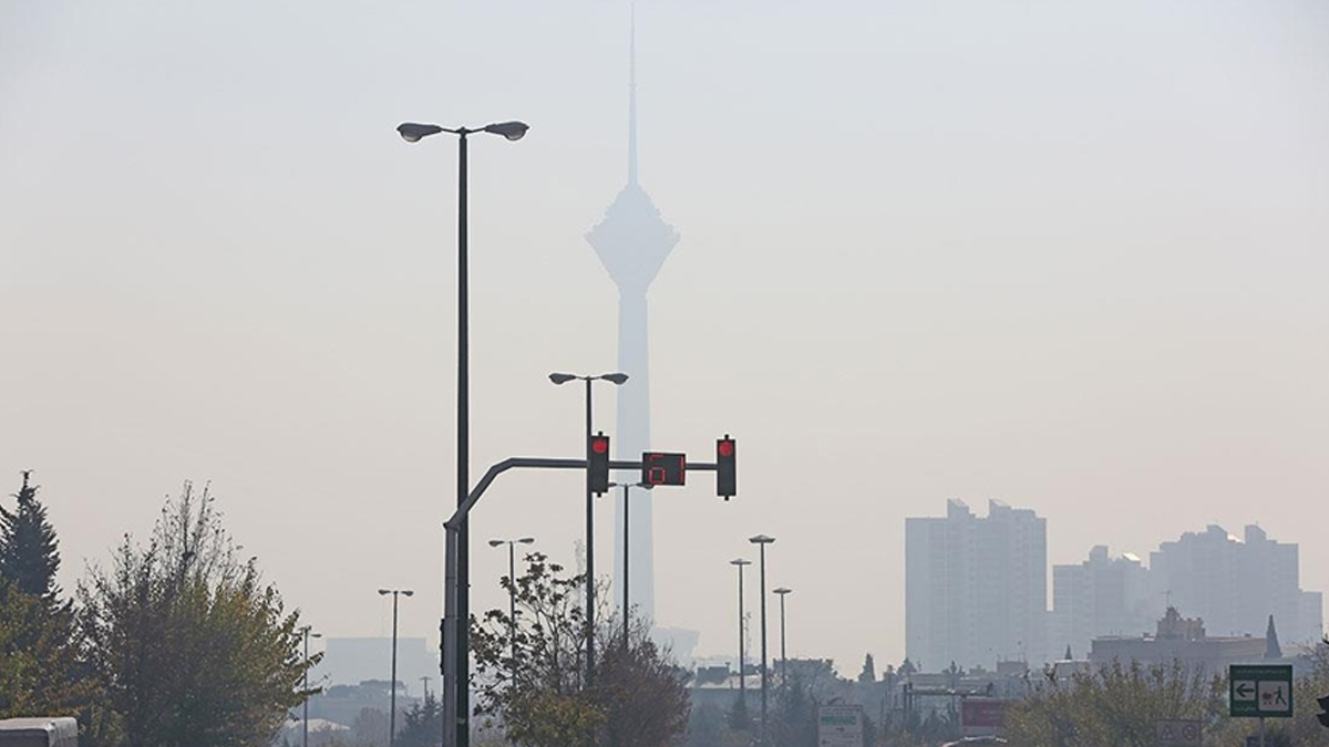 Tahran'da hava kirliliği alarmı! 'Kırmızı' seviyeye ulaştı