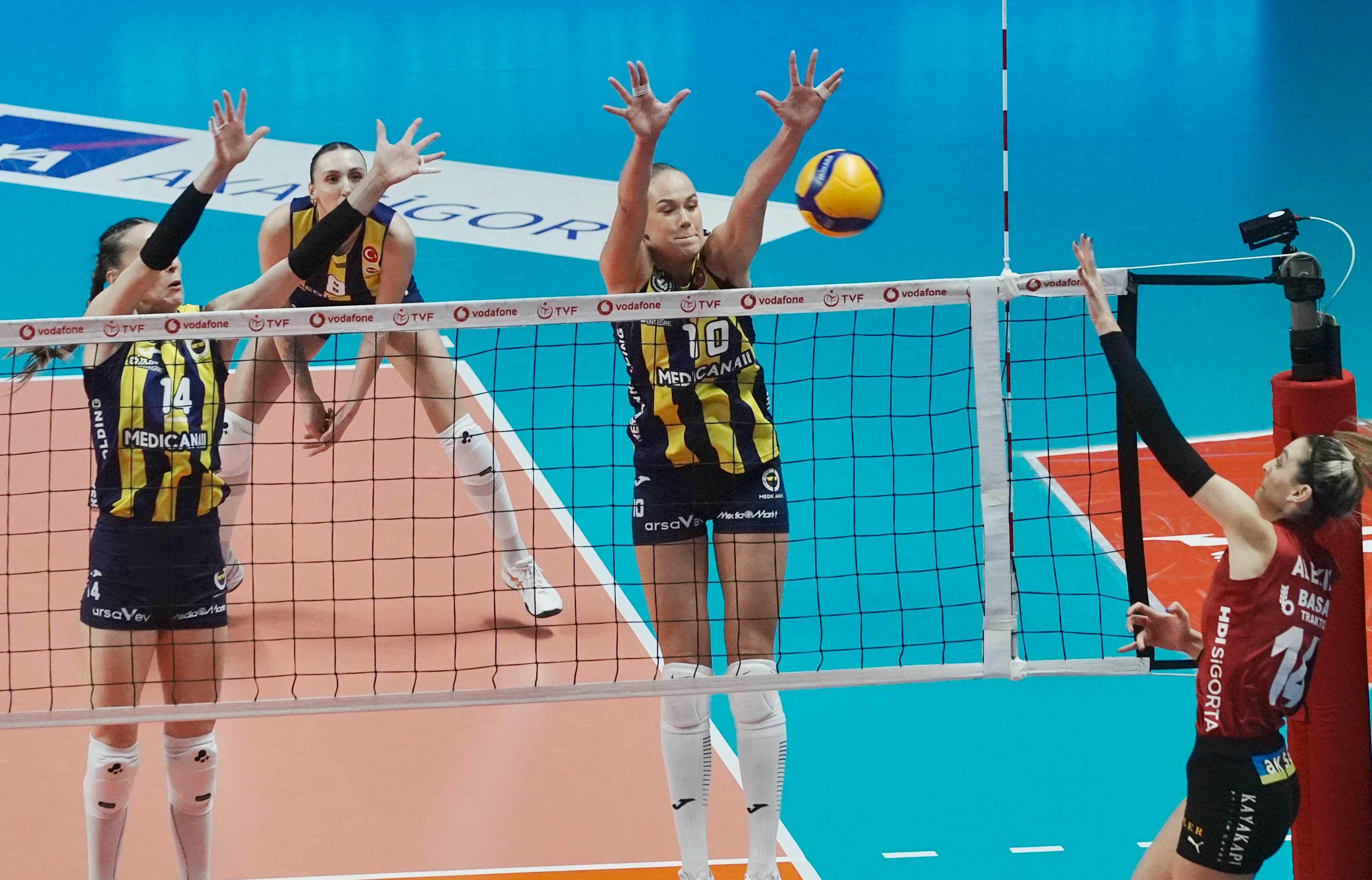 Filede derbinin kazananı Fenerbahçe Medicana