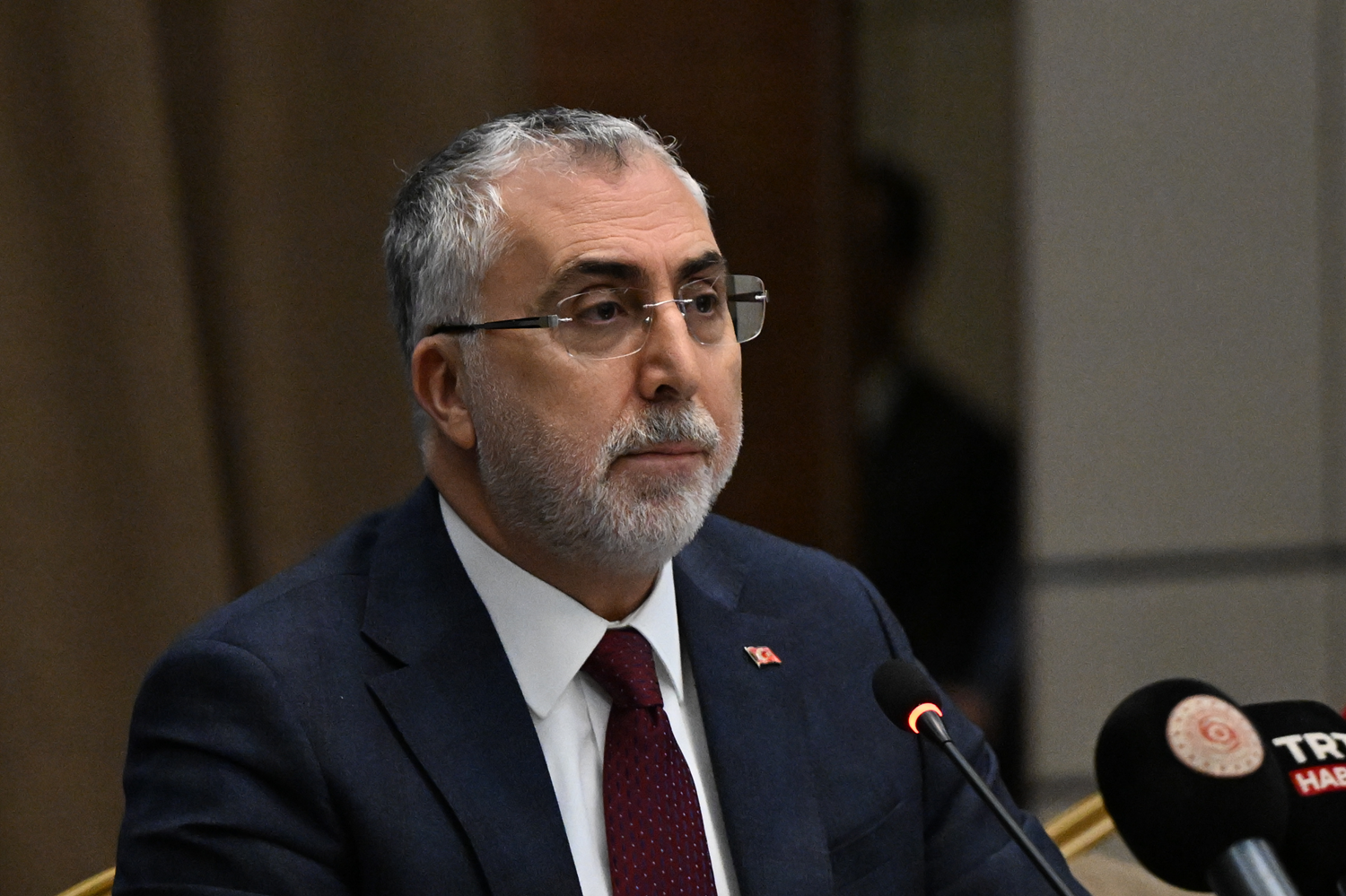 Bakan Işıkhan: Sosyal güvence mekanizmaları güçlendirilecek