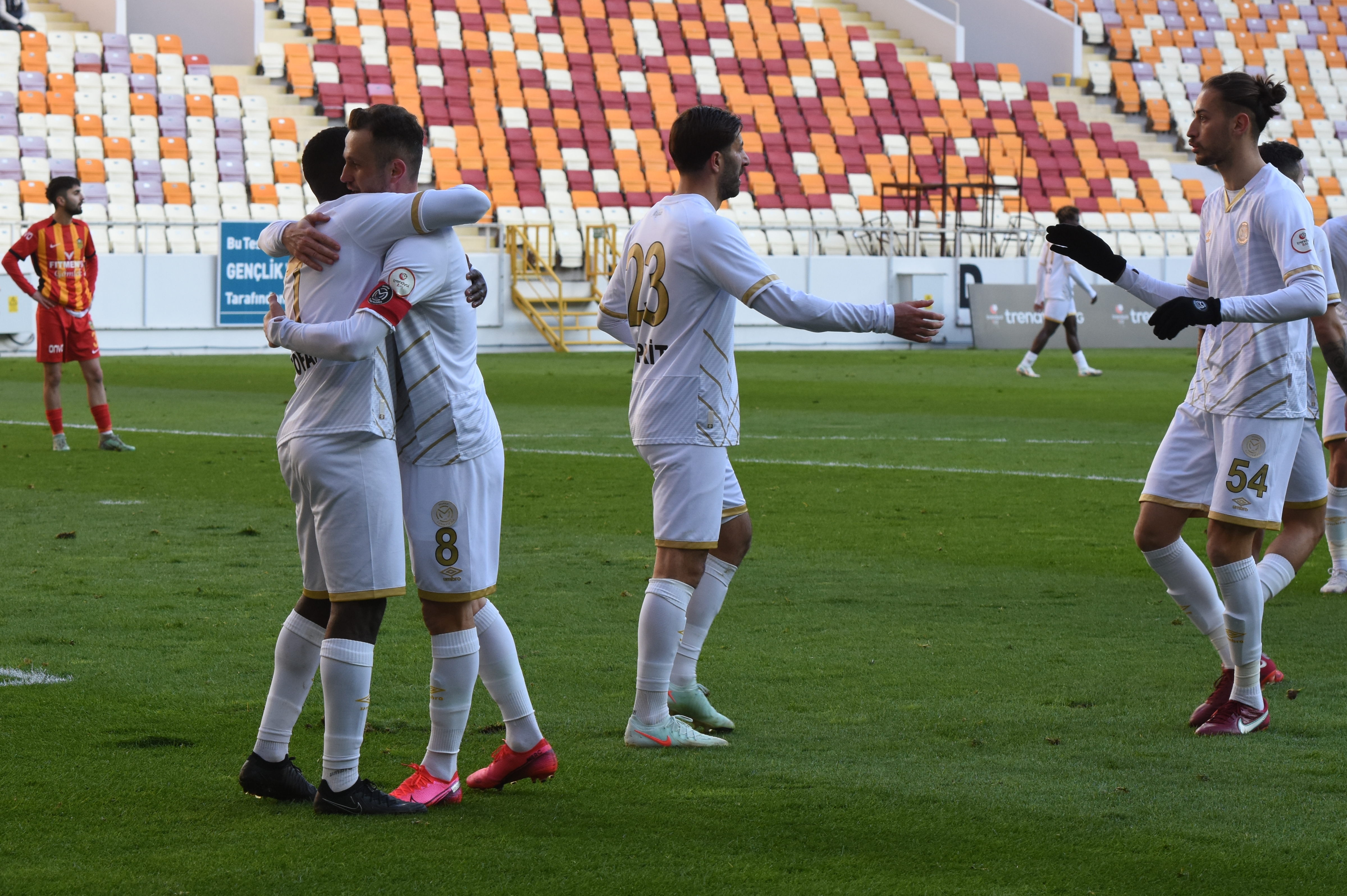 Manisa FK, Yeni Malatyaspor'u farklı geçti