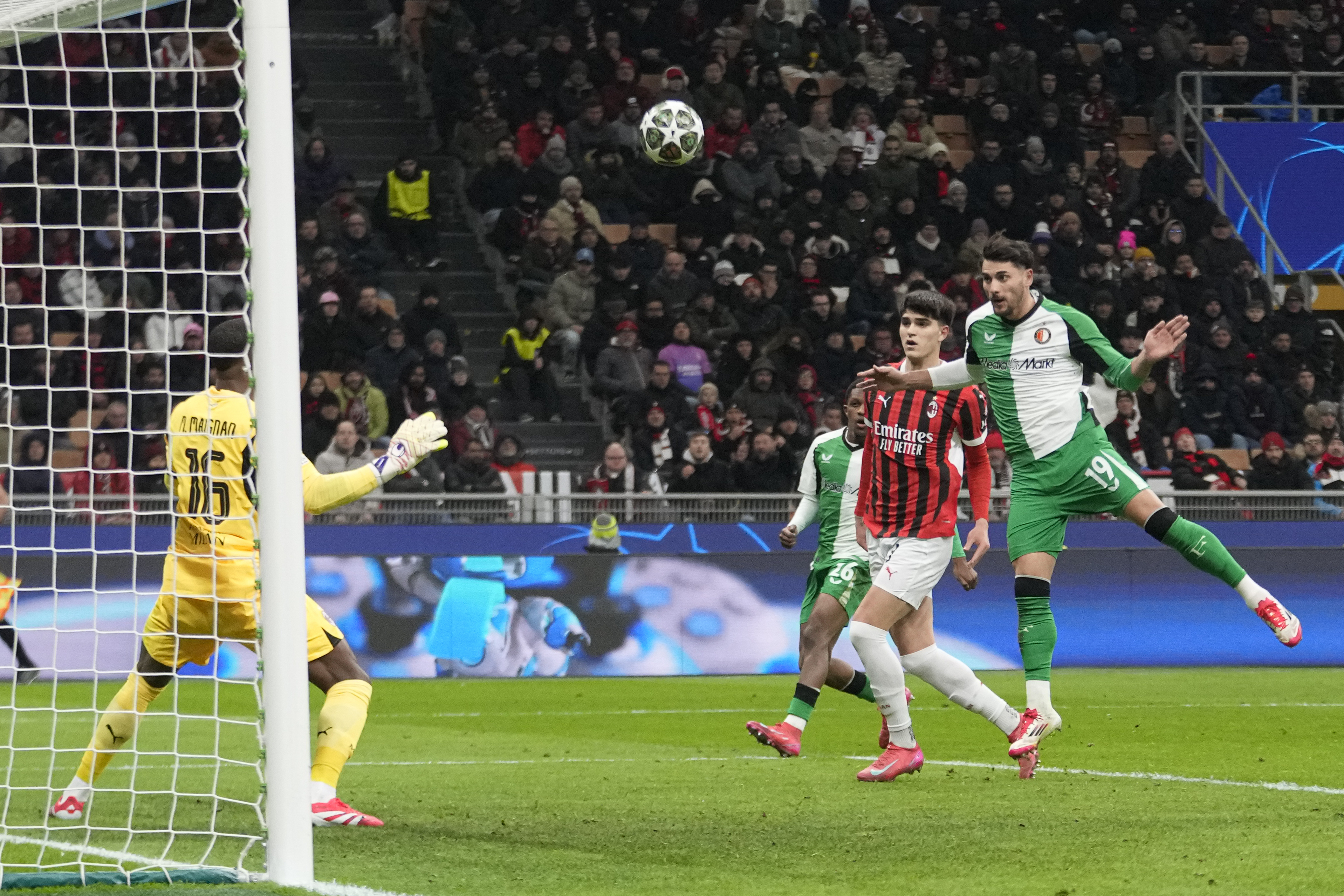 Şampiyonlar Ligi'nde sürpriz sonuç! Feyenoord, Milan'ı eledi!