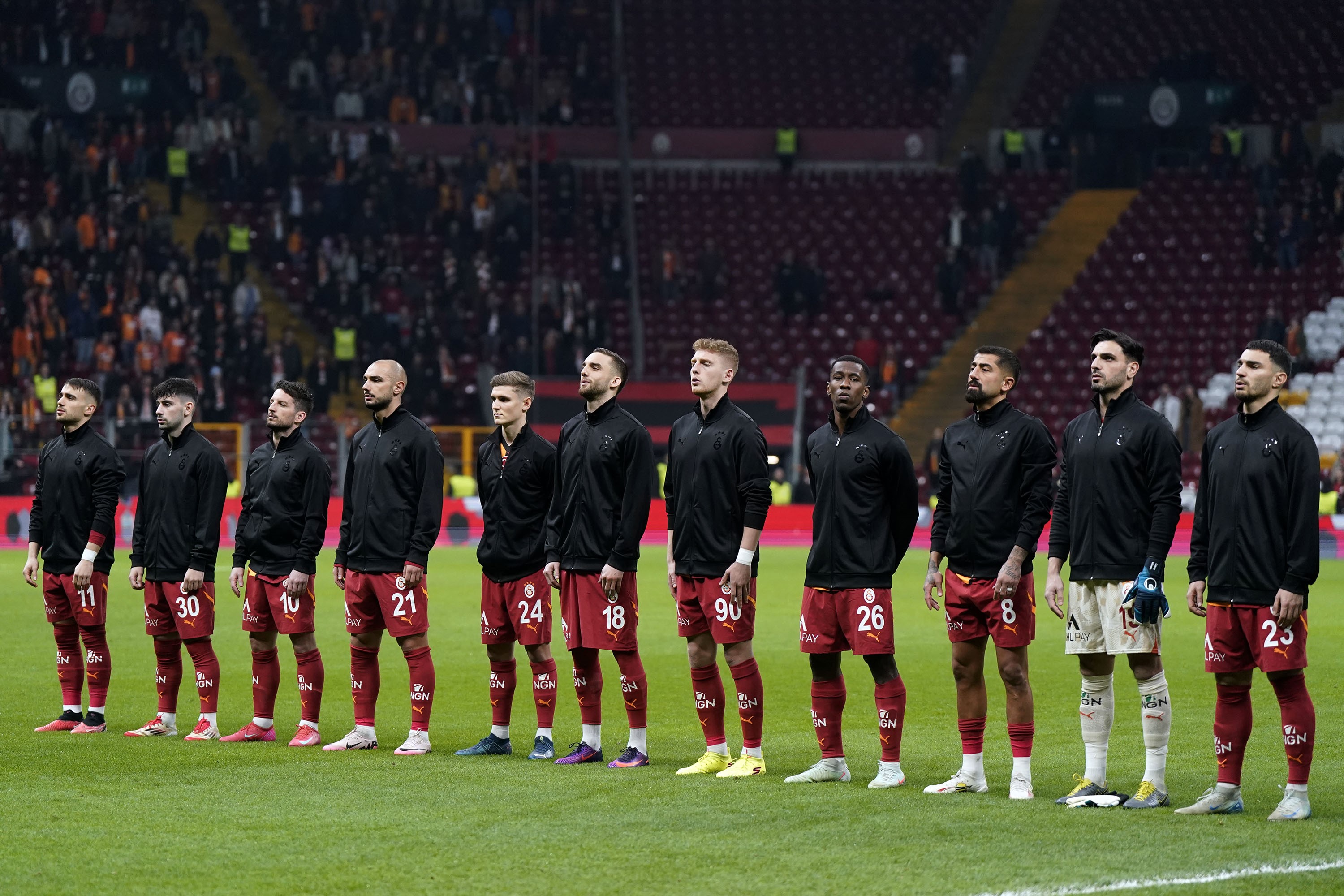 Galatasaray taraftarı Konyaspor maçına ilgi göstermedi